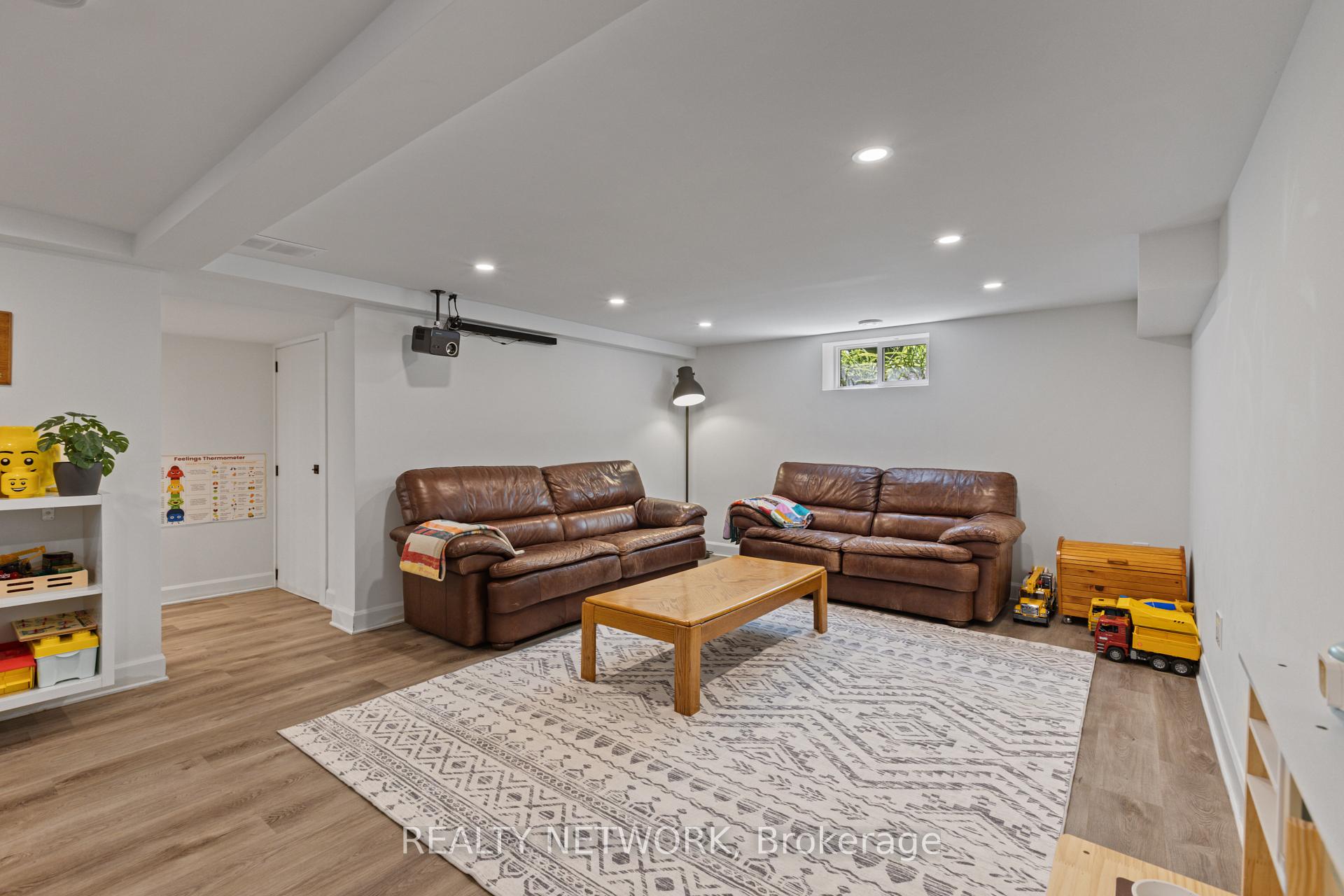 Photo 30 of 16 South Drive, St. Catharines, Old Glenridge — HOMEH