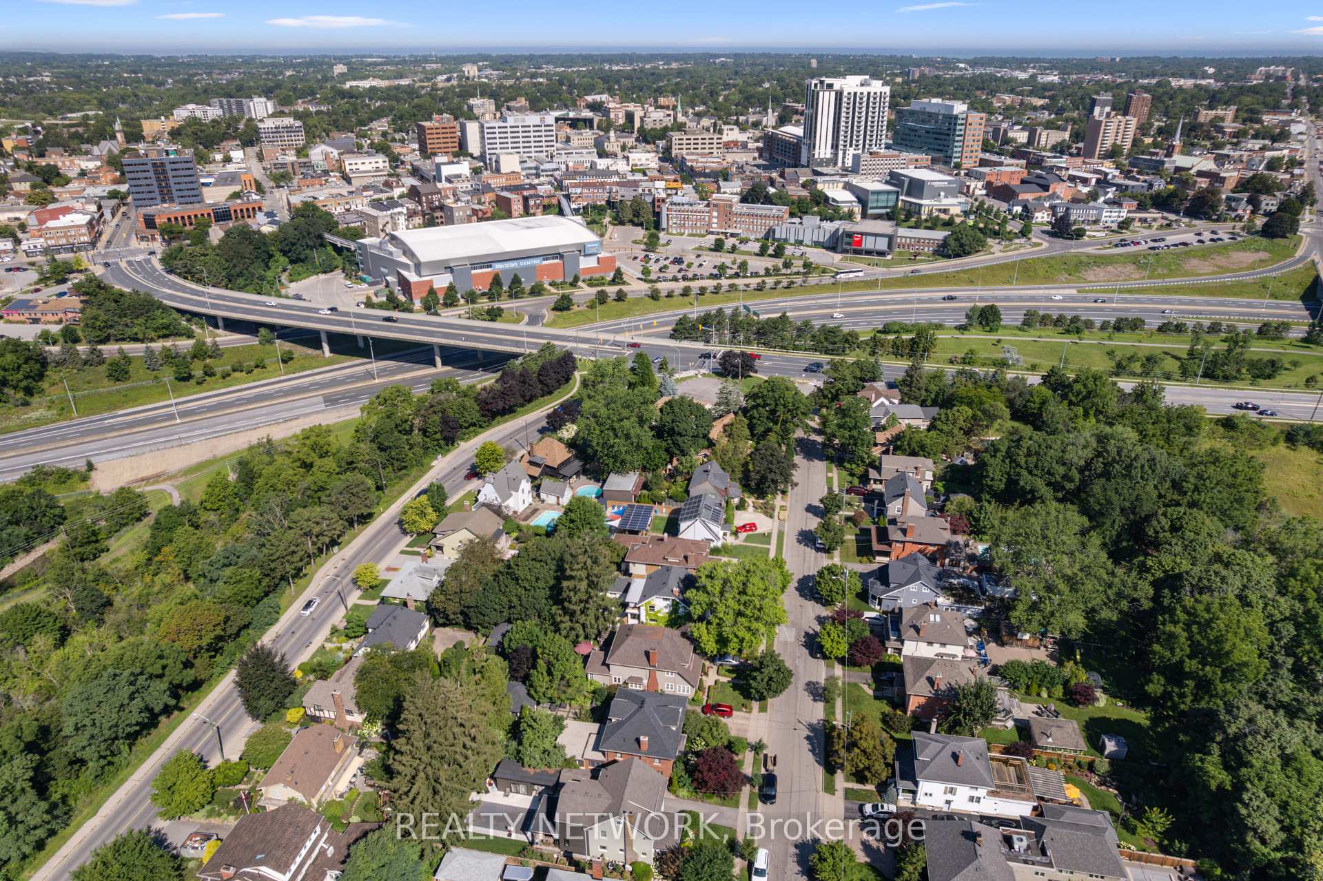 Photo 40 of 16 South Drive, St. Catharines, Old Glenridge — HOMEH