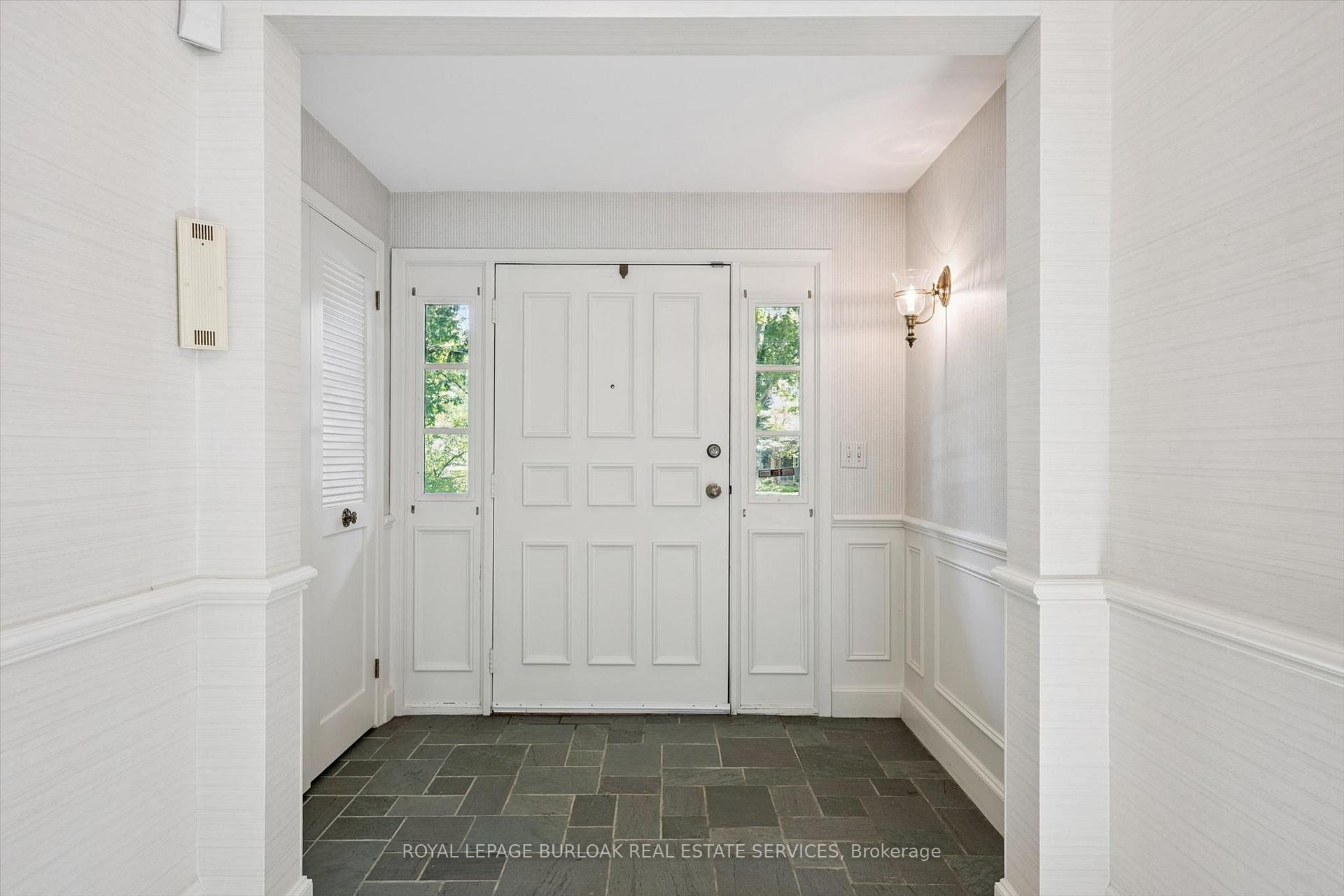 Photo 5 of 138 Appleby Place, Burlington, Shoreacres — HOMEH