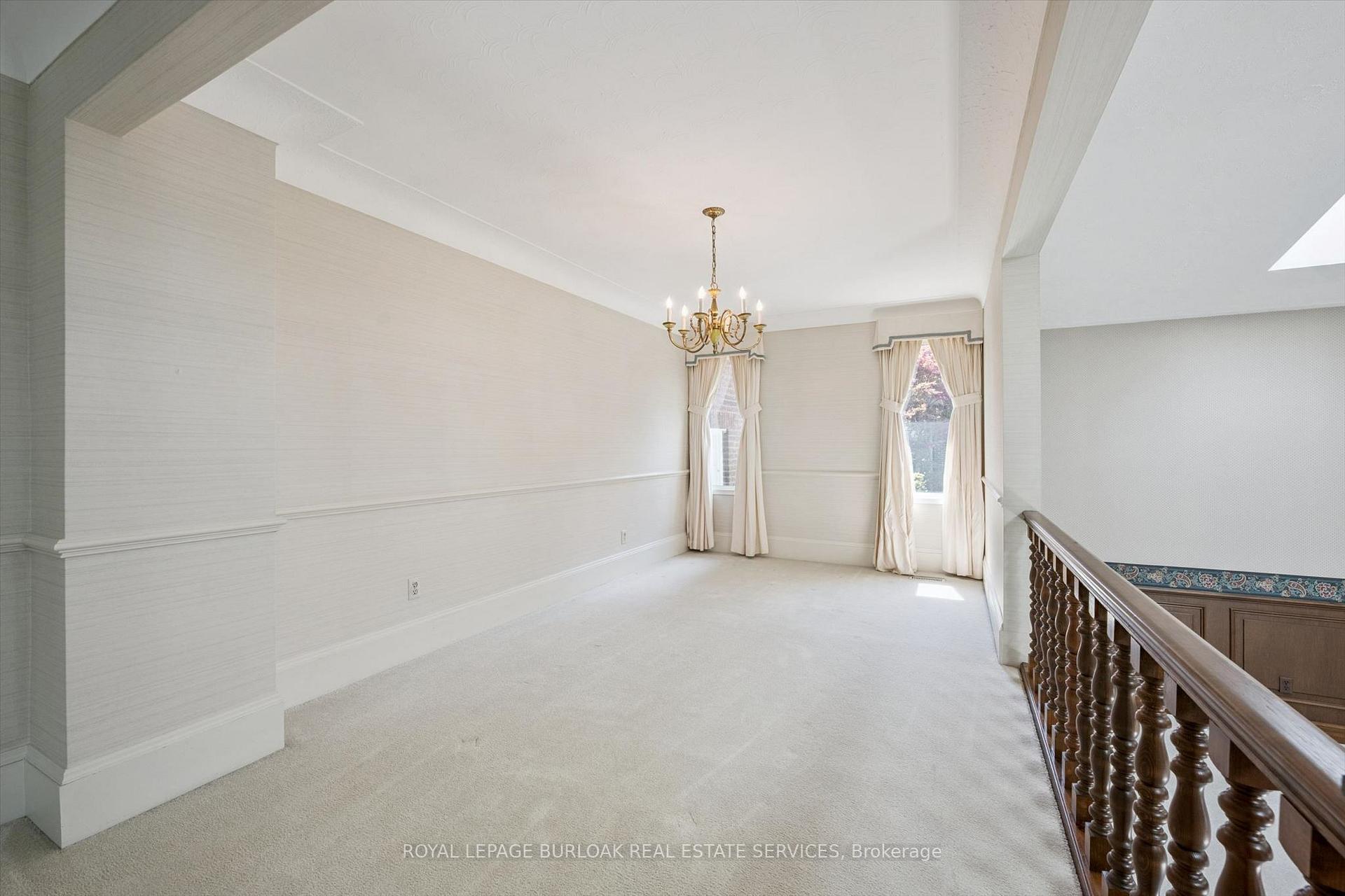 Photo 10 of 138 Appleby Place, Burlington, Shoreacres — HOMEH