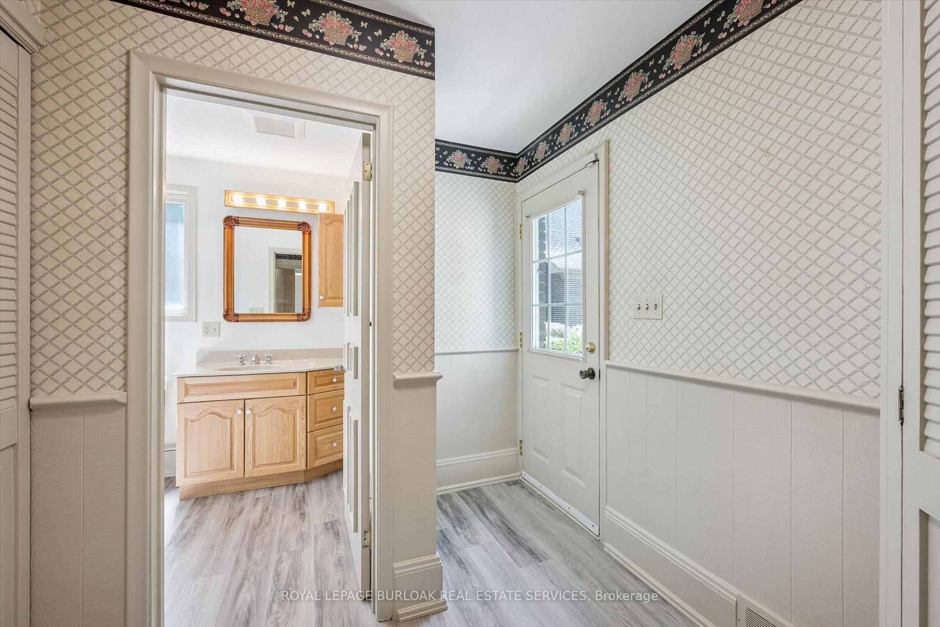 Photo 20 of 138 Appleby Place, Burlington, Shoreacres — HOMEH