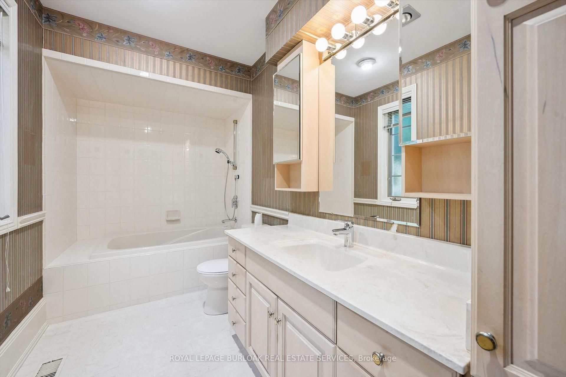 Photo 28 of 138 Appleby Place, Burlington, Shoreacres — HOMEH