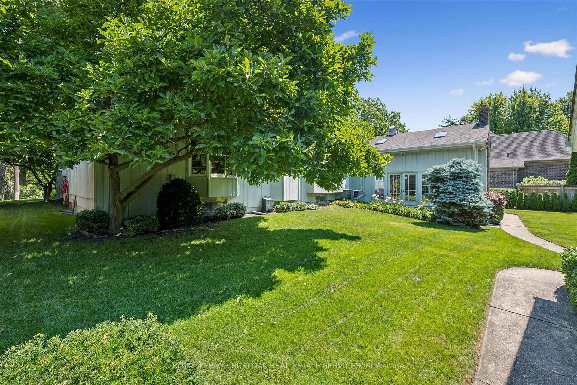 Photo 42 of 138 Appleby Place, Burlington, Shoreacres — HOMEH