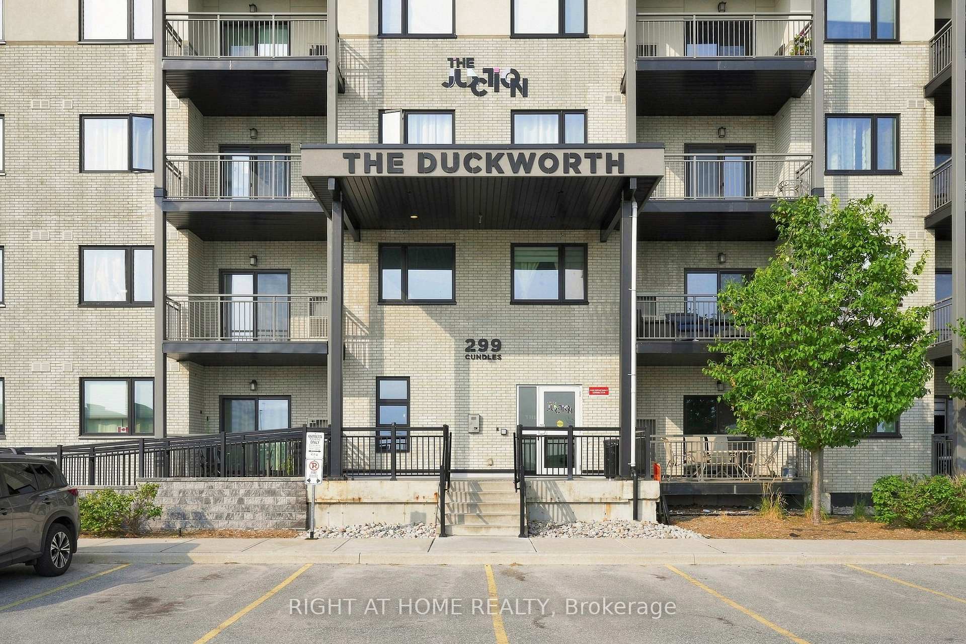 Photo 4 of Unit #106, 299 Cundles Road E, Barrie, Alliance — HOMEH
