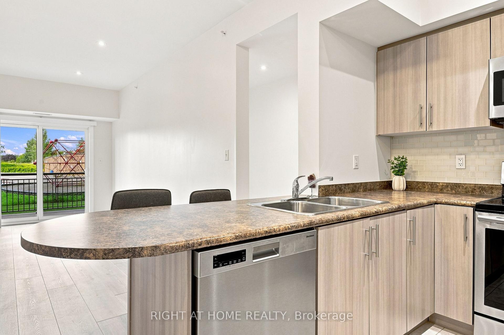Photo 14 of Unit #106, 299 Cundles Road E, Barrie, Alliance — HOMEH