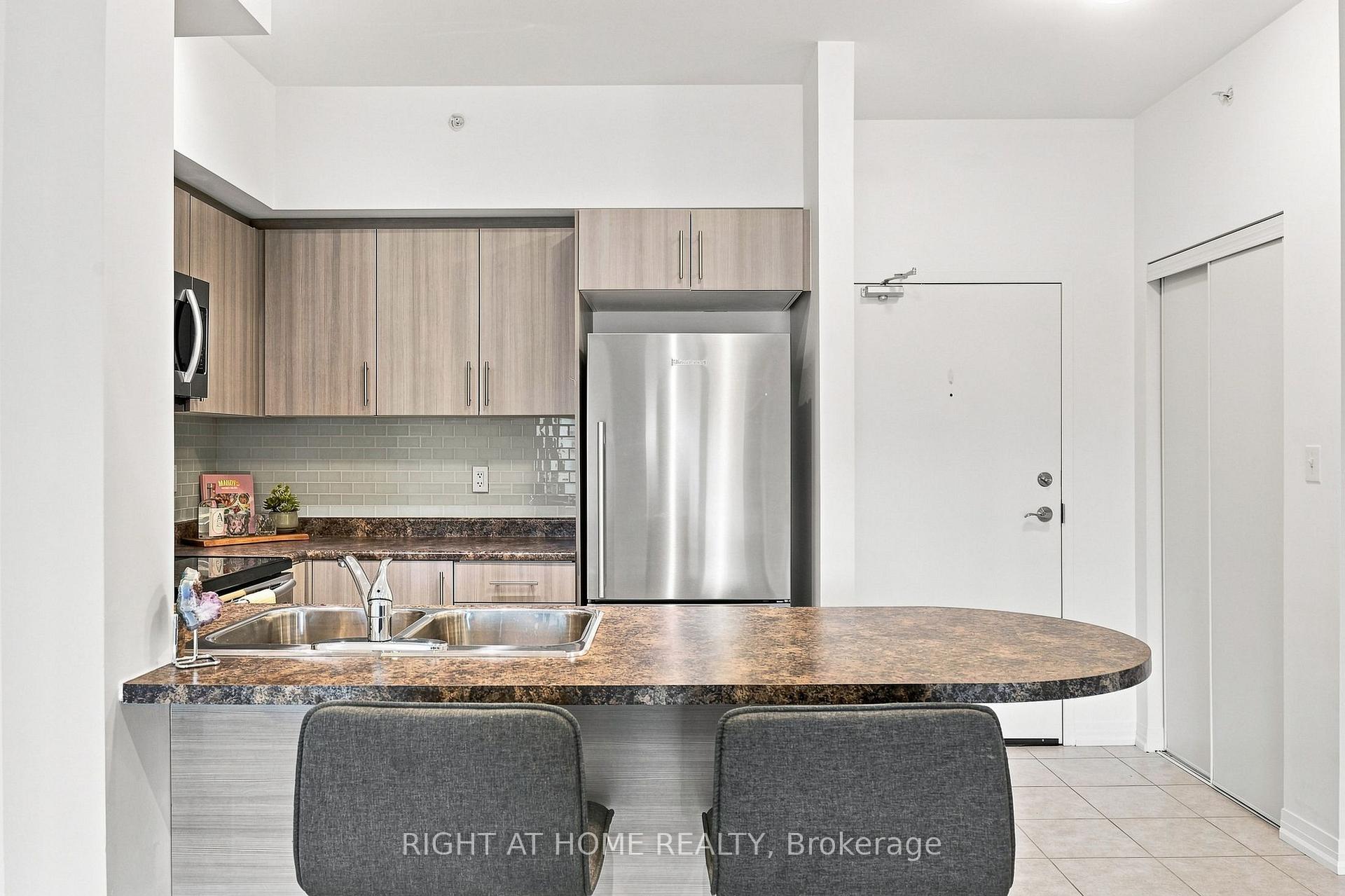 Photo 15 of Unit #106, 299 Cundles Road E, Barrie, Alliance — HOMEH