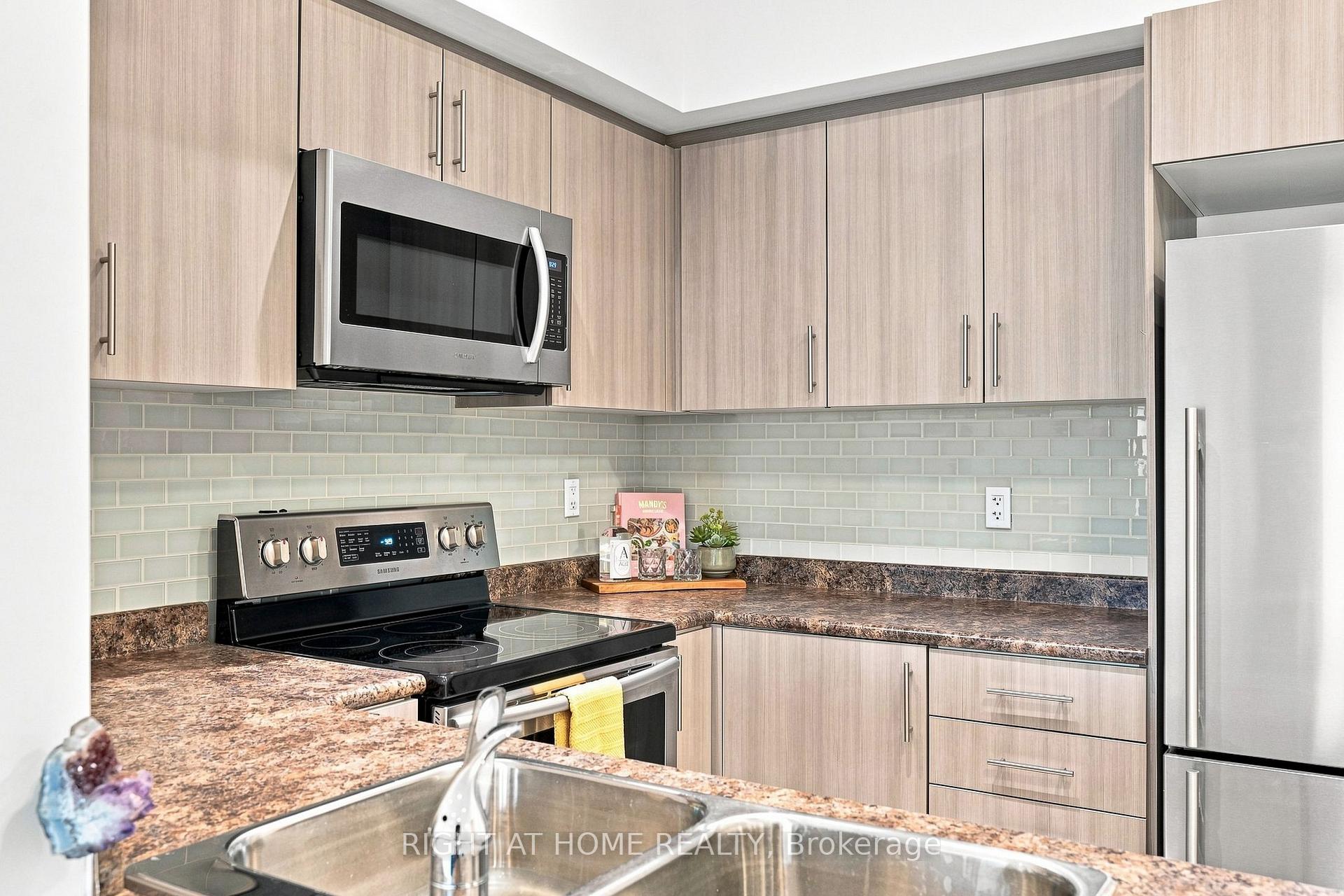Photo 16 of Unit #106, 299 Cundles Road E, Barrie, Alliance — HOMEH