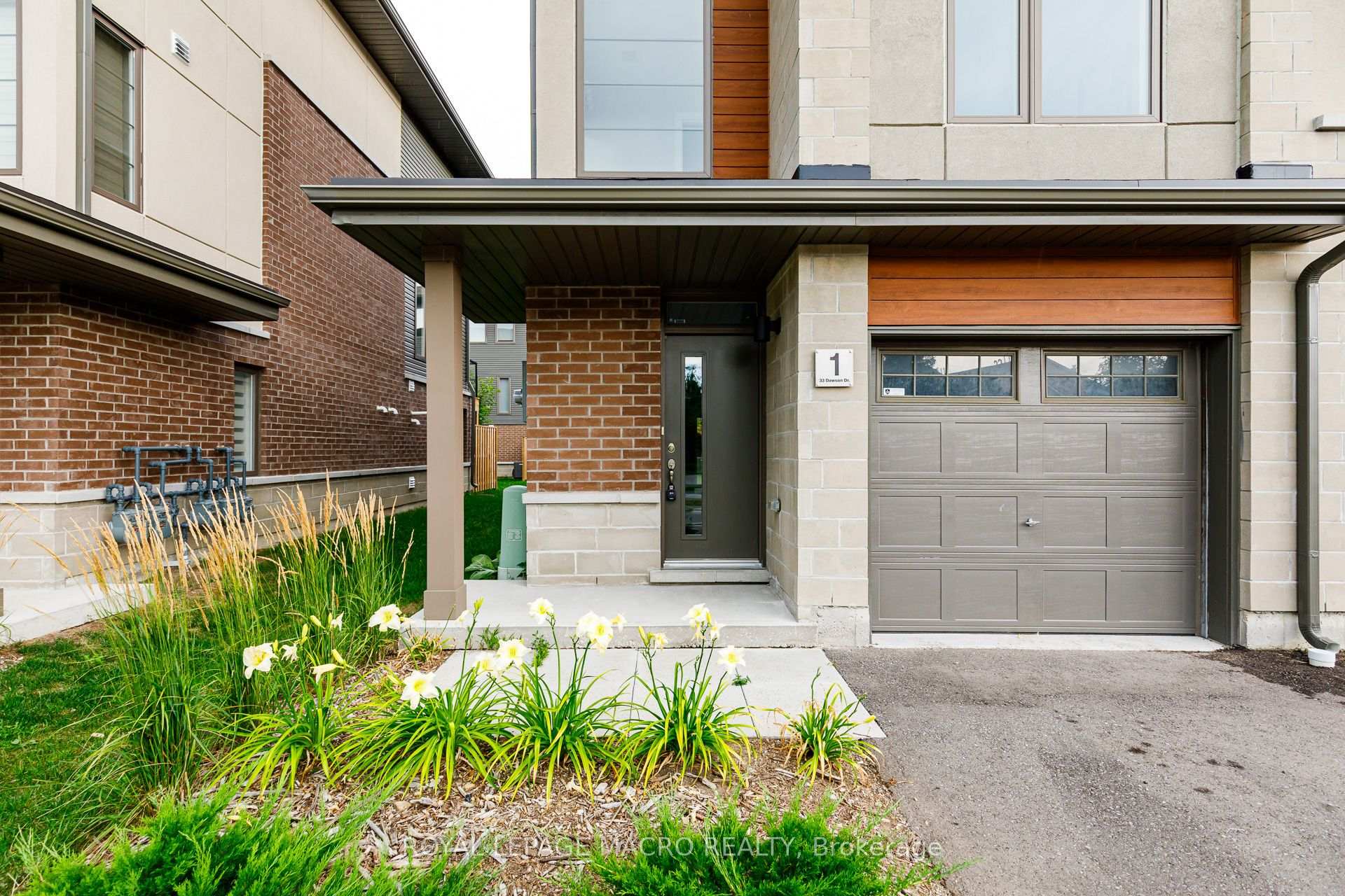 Photo 2 of Unit 1, 33 Dawson Drive, Collingwood — HOMEH
