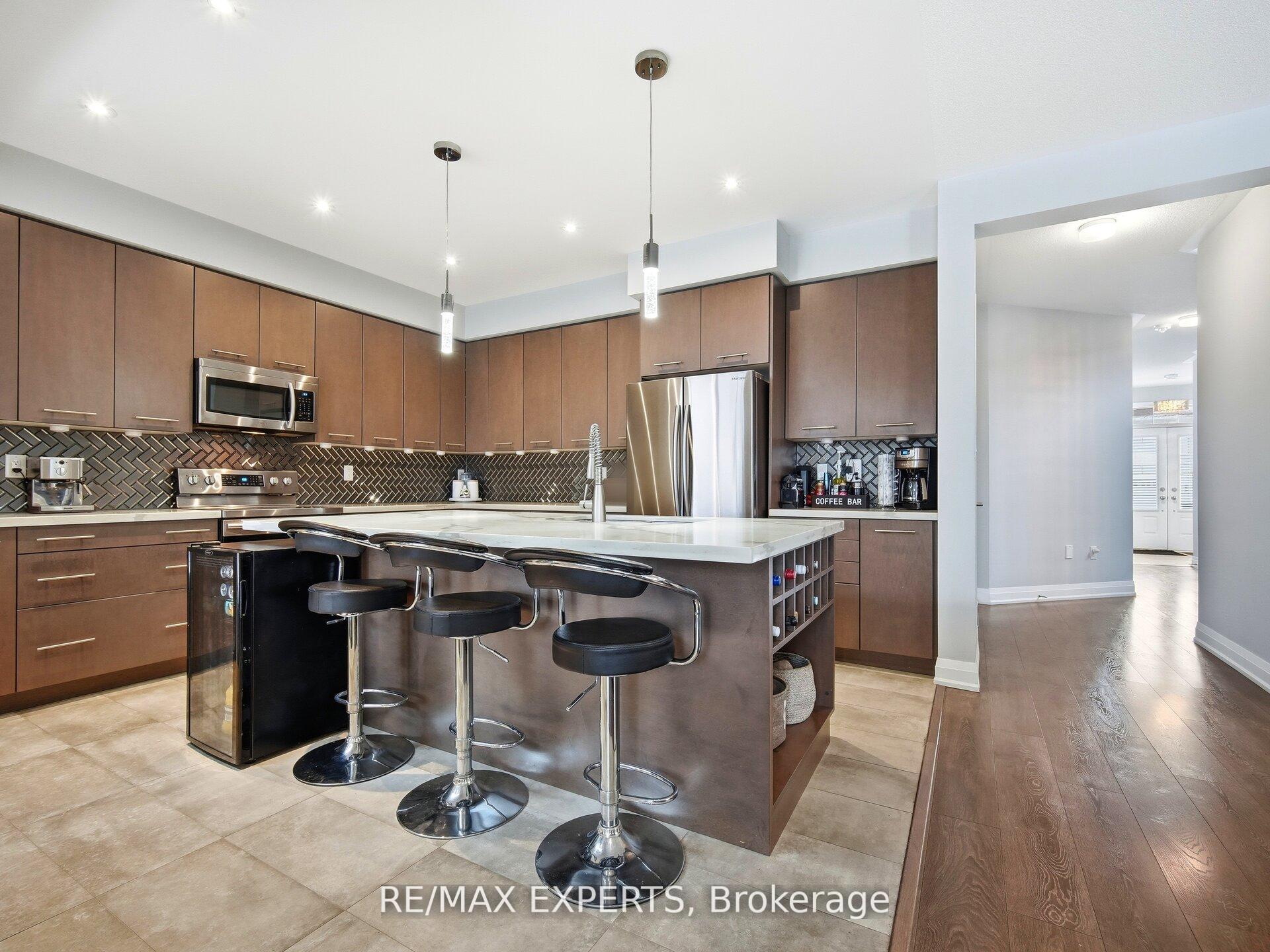 Photo 4 of 120 Farley Road, Centre Wellington, Fergus — HOMEH