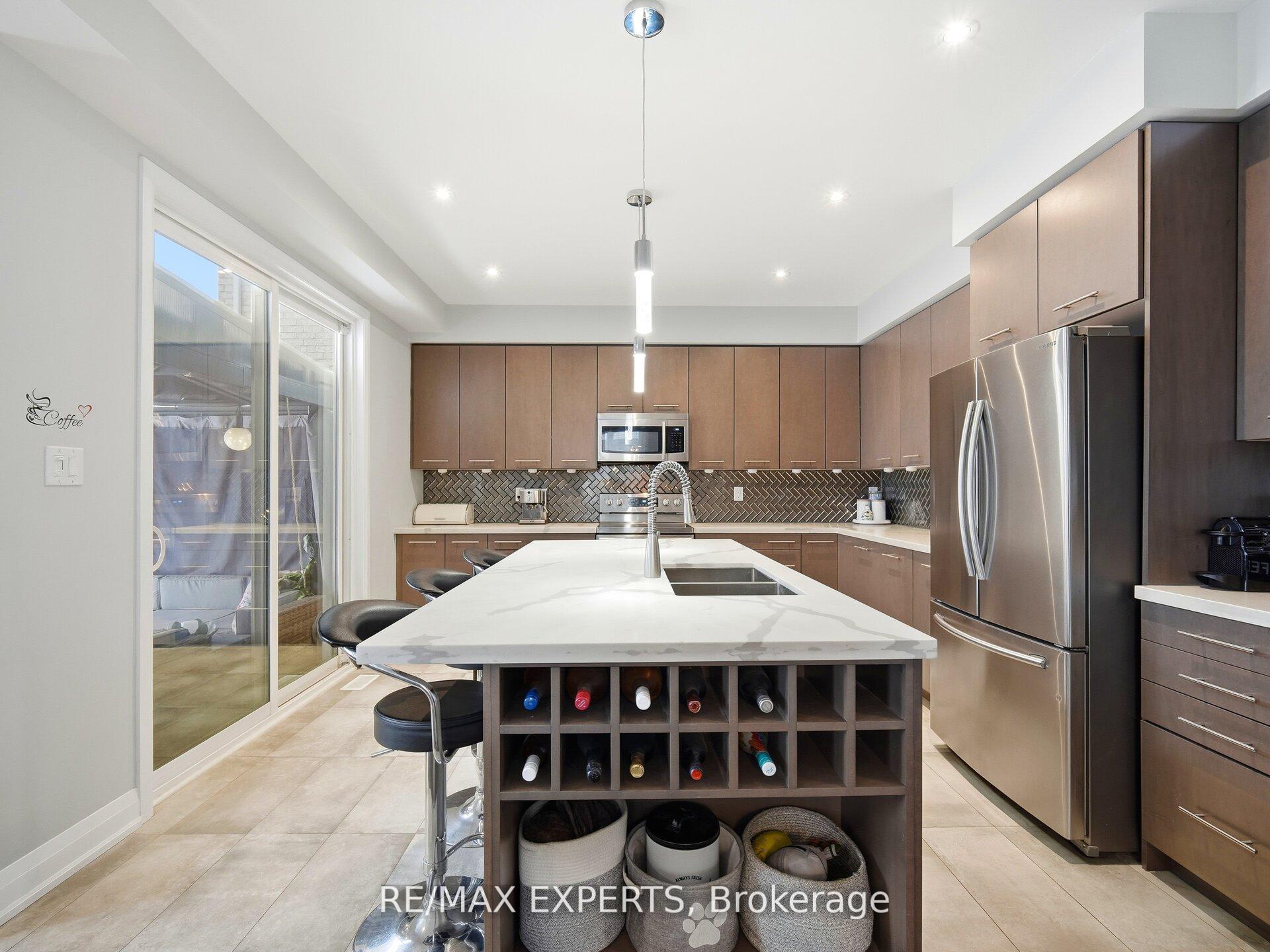 Photo 5 of 120 Farley Road, Centre Wellington, Fergus — HOMEH