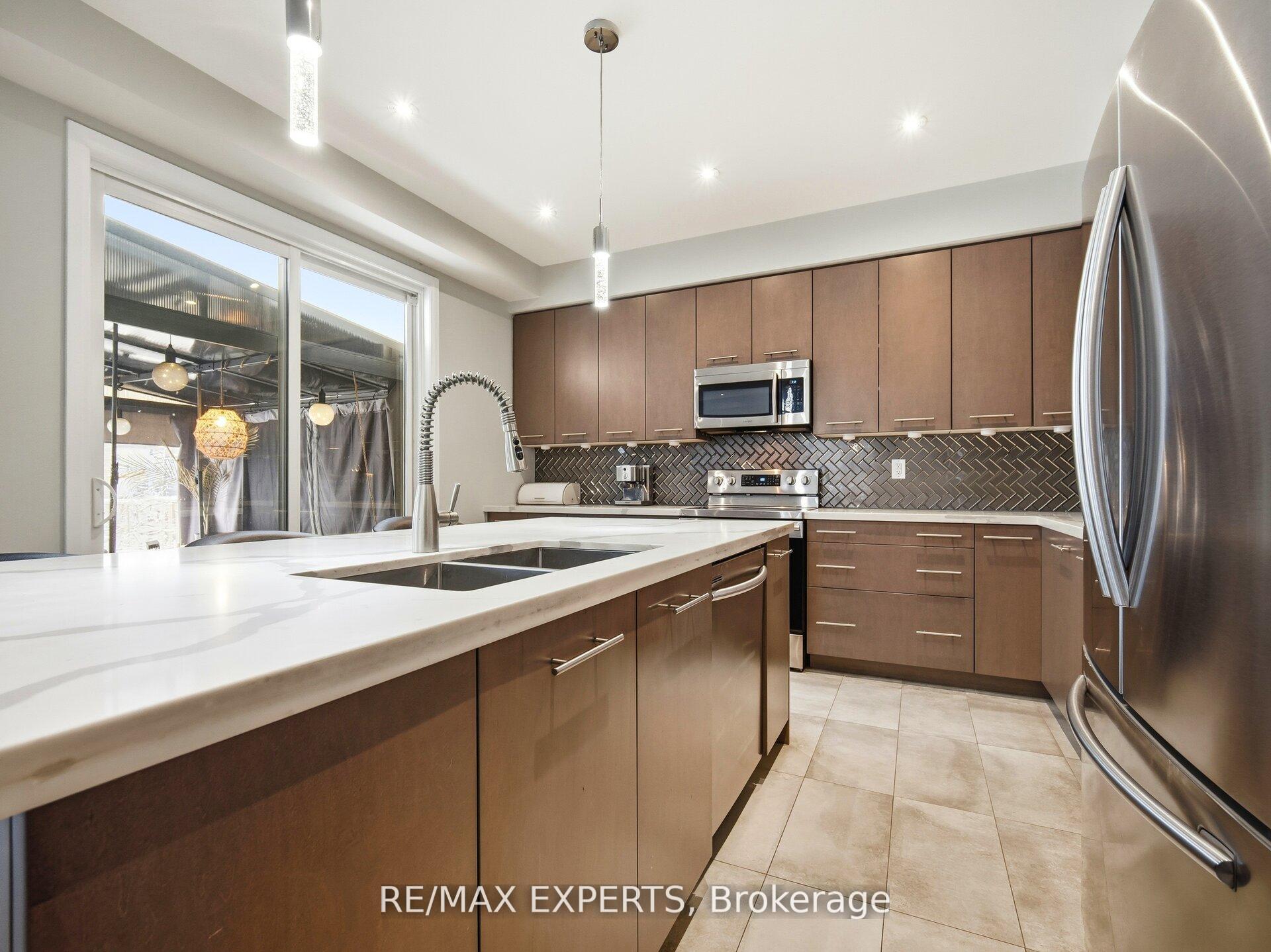 Photo 6 of 120 Farley Road, Centre Wellington, Fergus — HOMEH