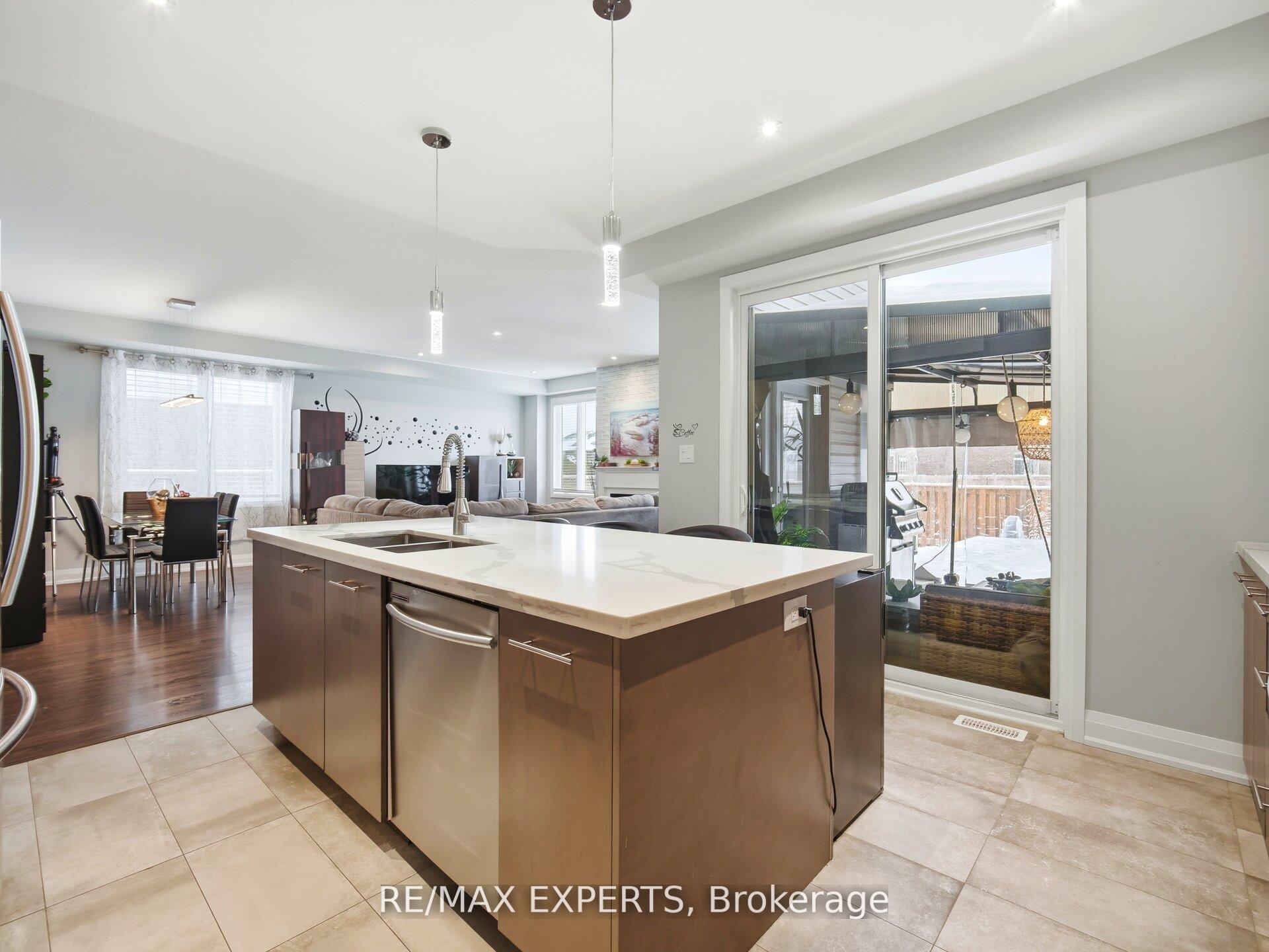 Photo 8 of 120 Farley Road, Centre Wellington, Fergus — HOMEH
