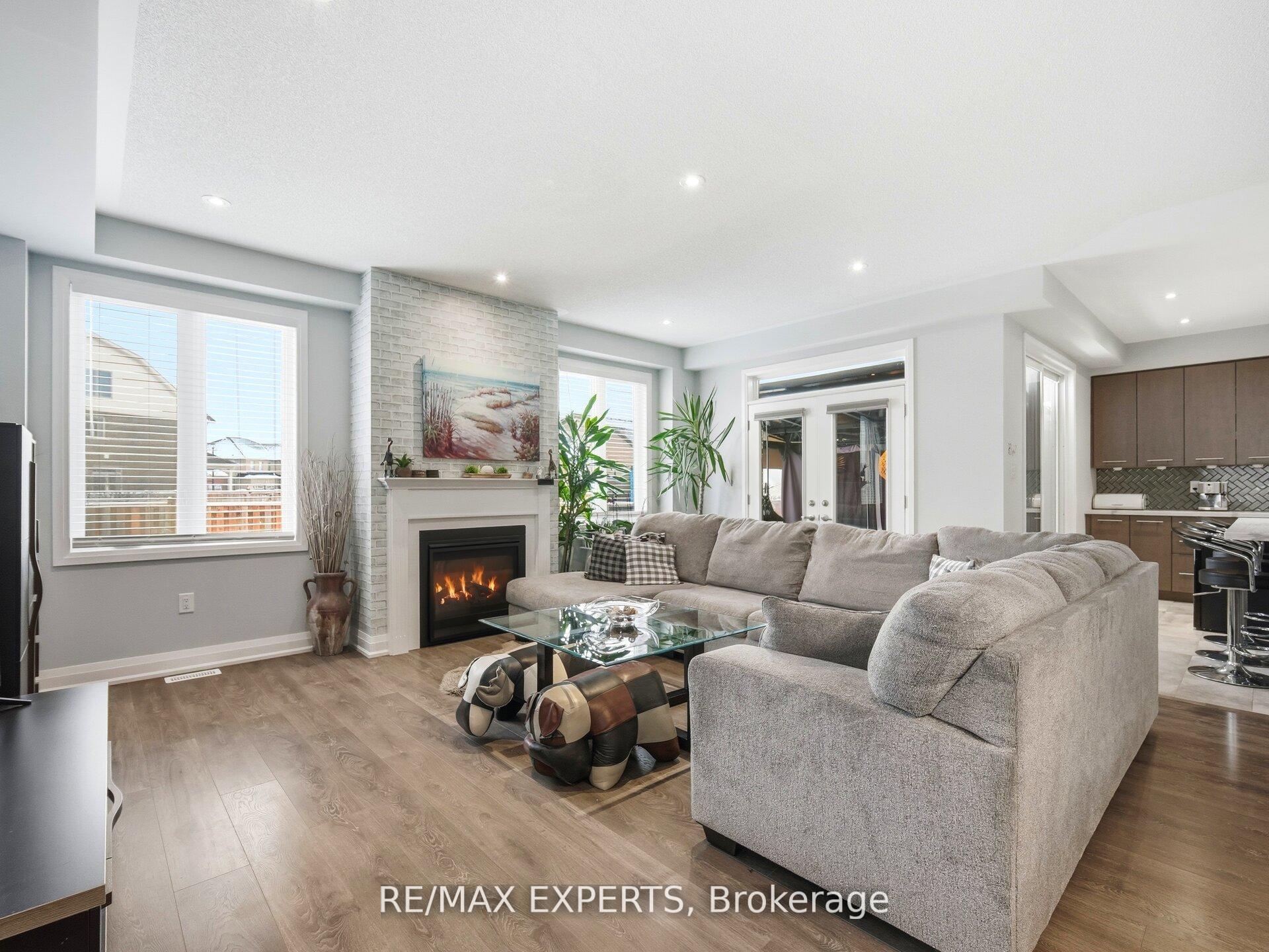 Photo 9 of 120 Farley Road, Centre Wellington, Fergus — HOMEH