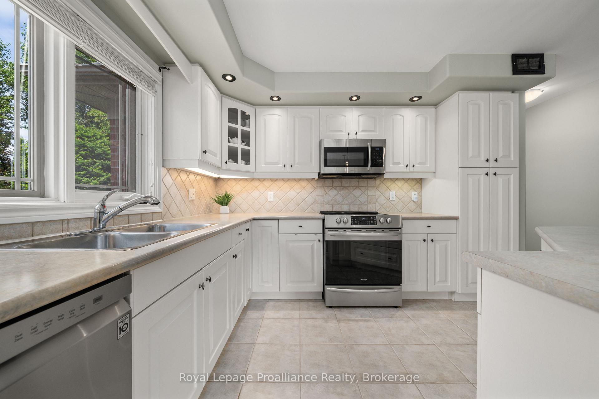 Photo 13 of 22 Trillium Court, Belleville, Belleville Ward — HOMEH