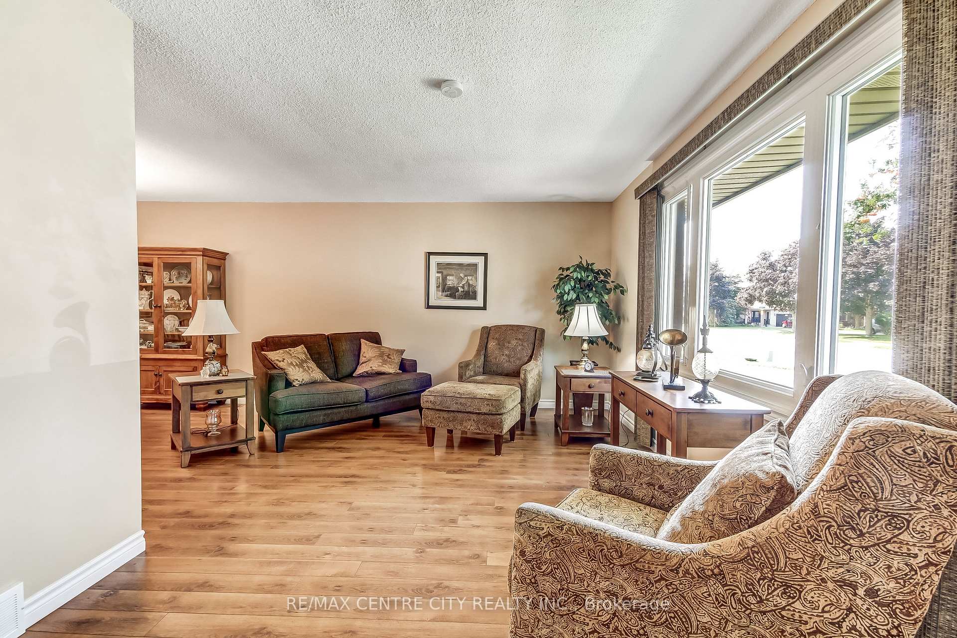 Photo 4 of 153 Highview Drive, St. Thomas — HOMEH