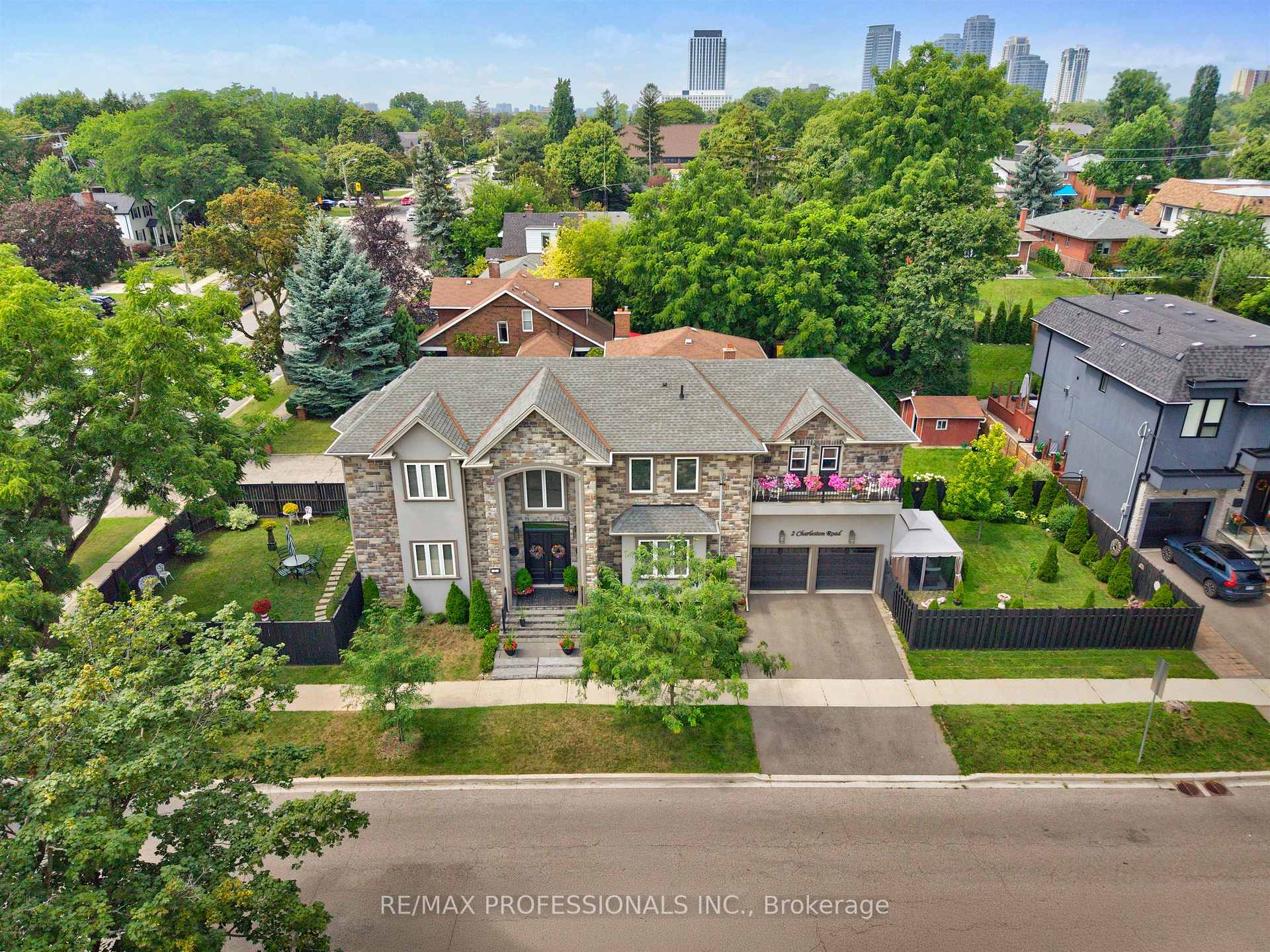 Photo 4 of 2 Charleston Road, Etobicoke, Islington-City Centre West — HOMEH