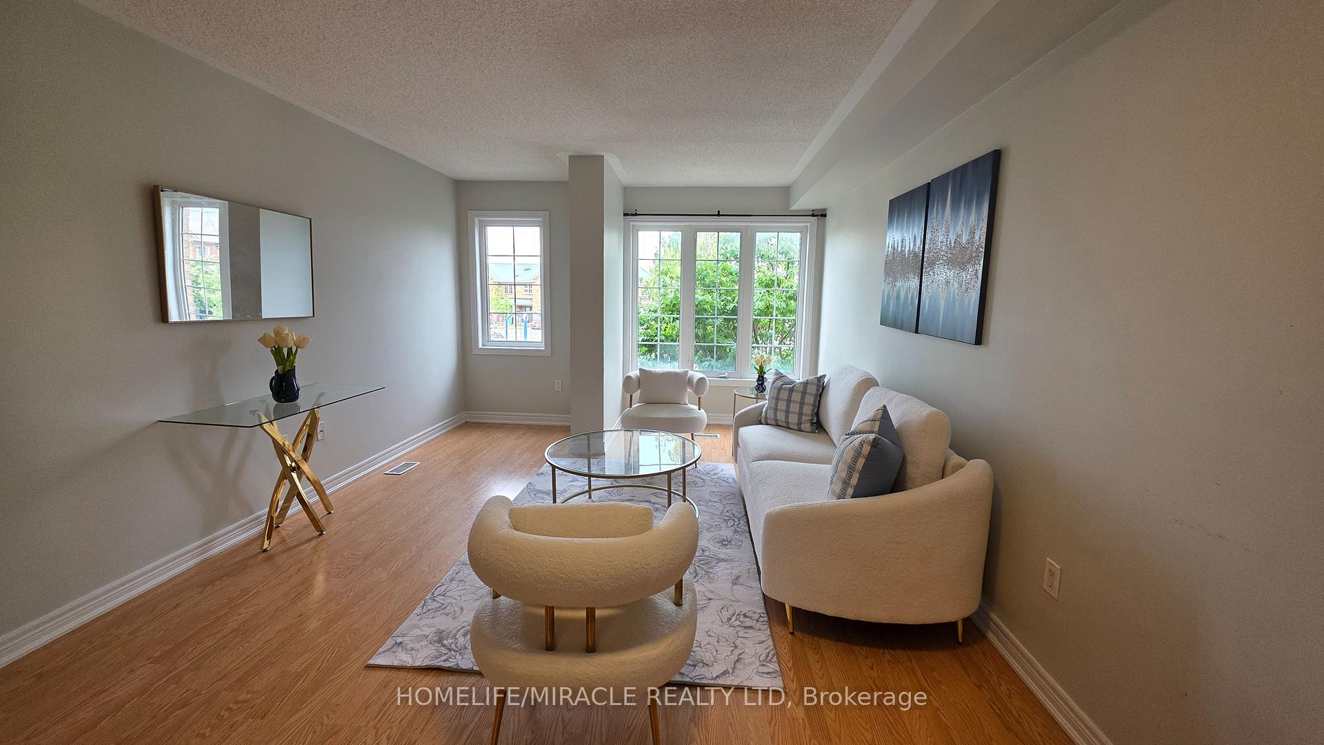 Photo 3 of Unit 38, 32 Mowat Boulevard, Kitchener, Laurentian Hills — HOMEH