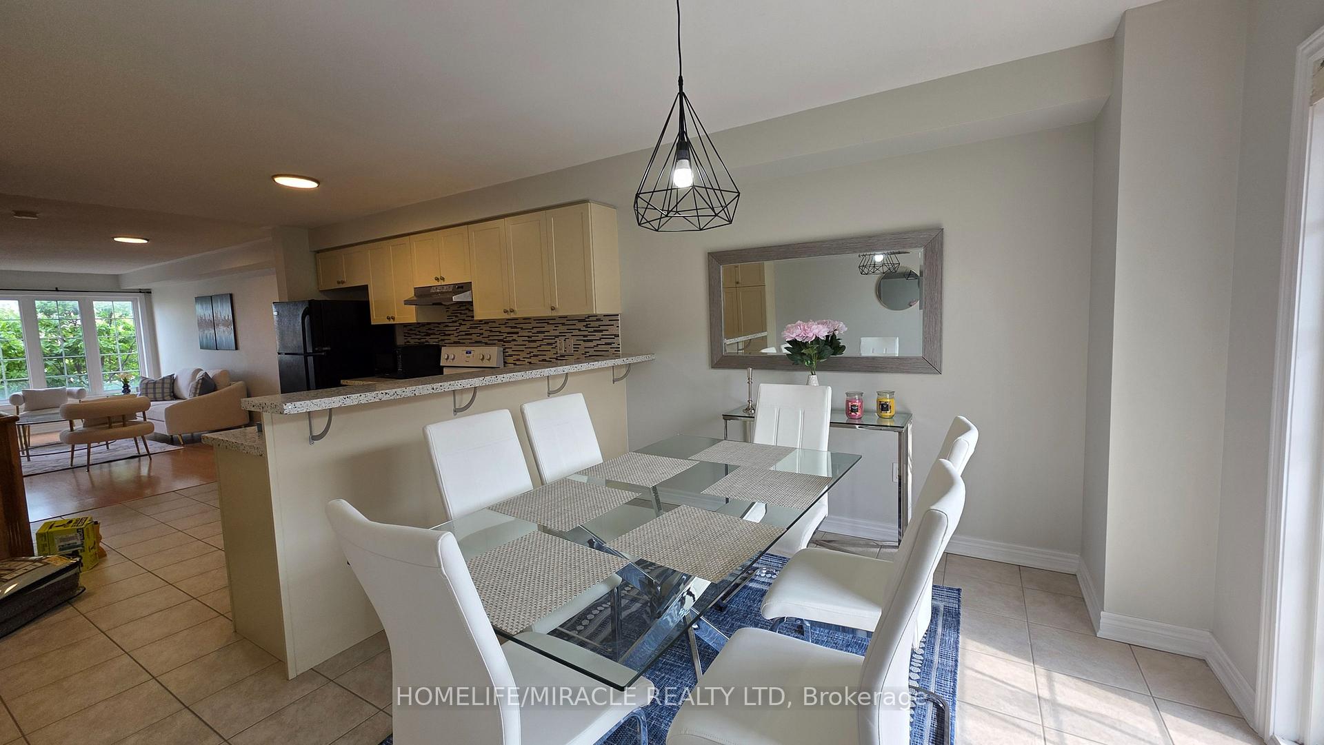 Photo 7 of Unit 38, 32 Mowat Boulevard, Kitchener, Laurentian Hills — HOMEH