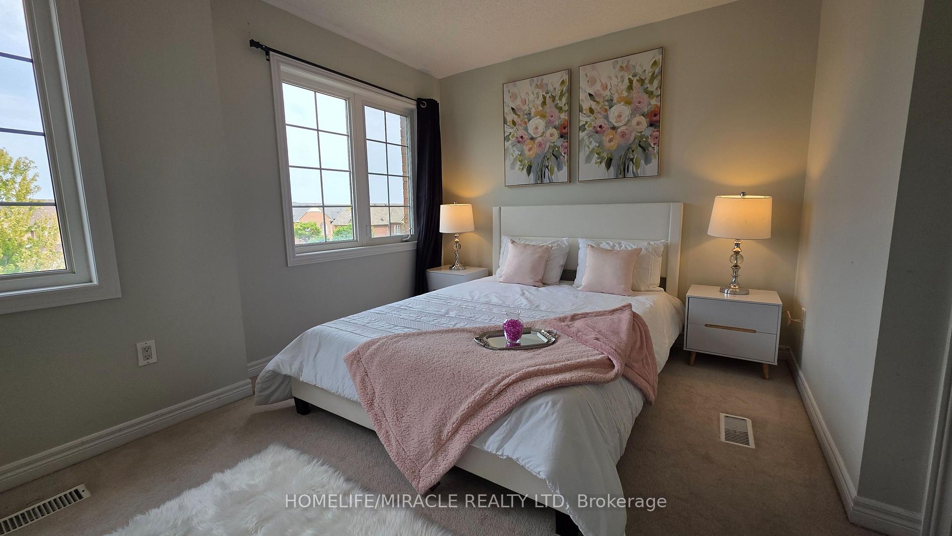 Photo 13 of Unit 38, 32 Mowat Boulevard, Kitchener, Laurentian Hills — HOMEH