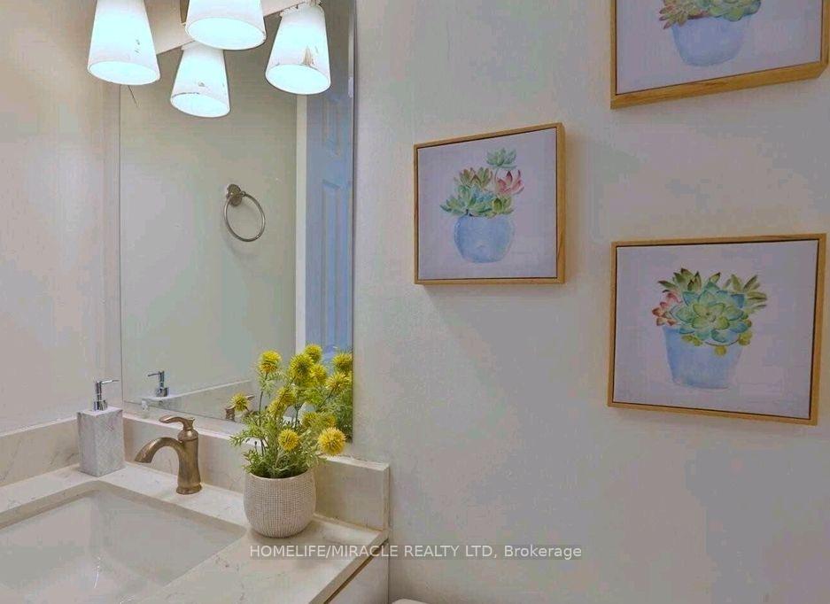 Photo 18 of Unit 38, 32 Mowat Boulevard, Kitchener, Laurentian Hills — HOMEH