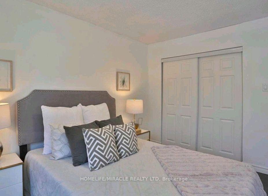 Photo 20 of Unit 38, 32 Mowat Boulevard, Kitchener, Laurentian Hills — HOMEH