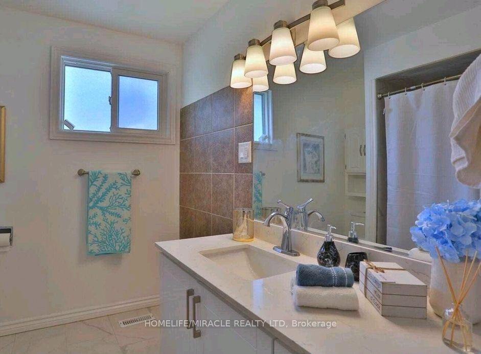 Photo 22 of Unit 38, 32 Mowat Boulevard, Kitchener, Laurentian Hills — HOMEH