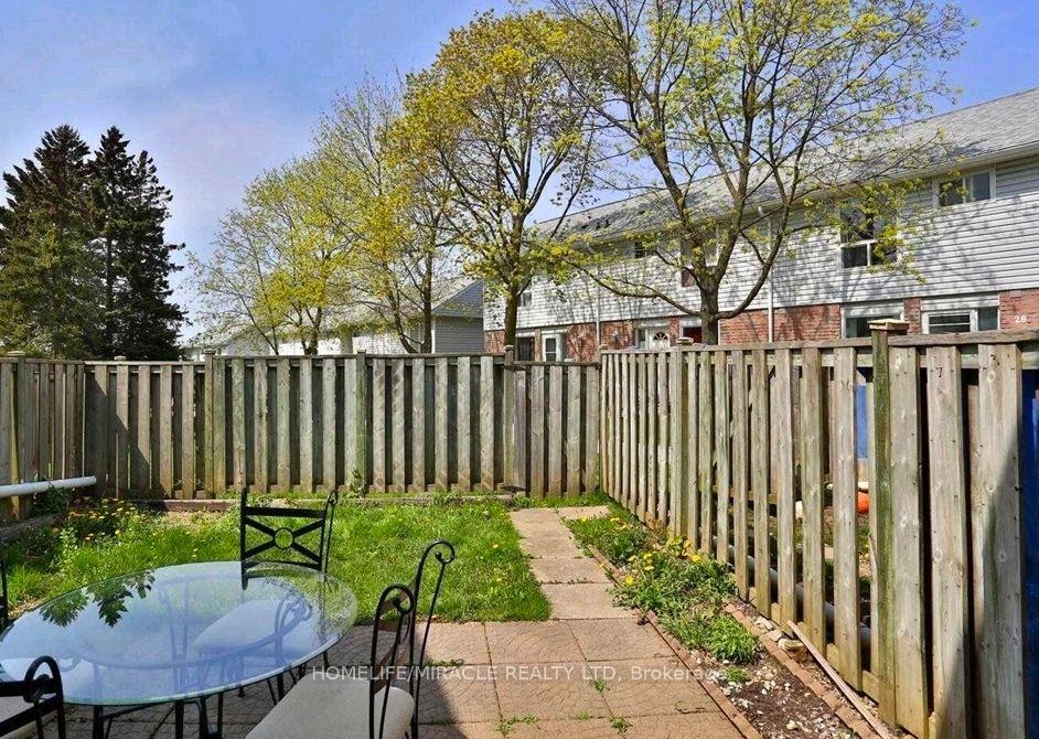 Photo 30 of Unit 38, 32 Mowat Boulevard, Kitchener, Laurentian Hills — HOMEH