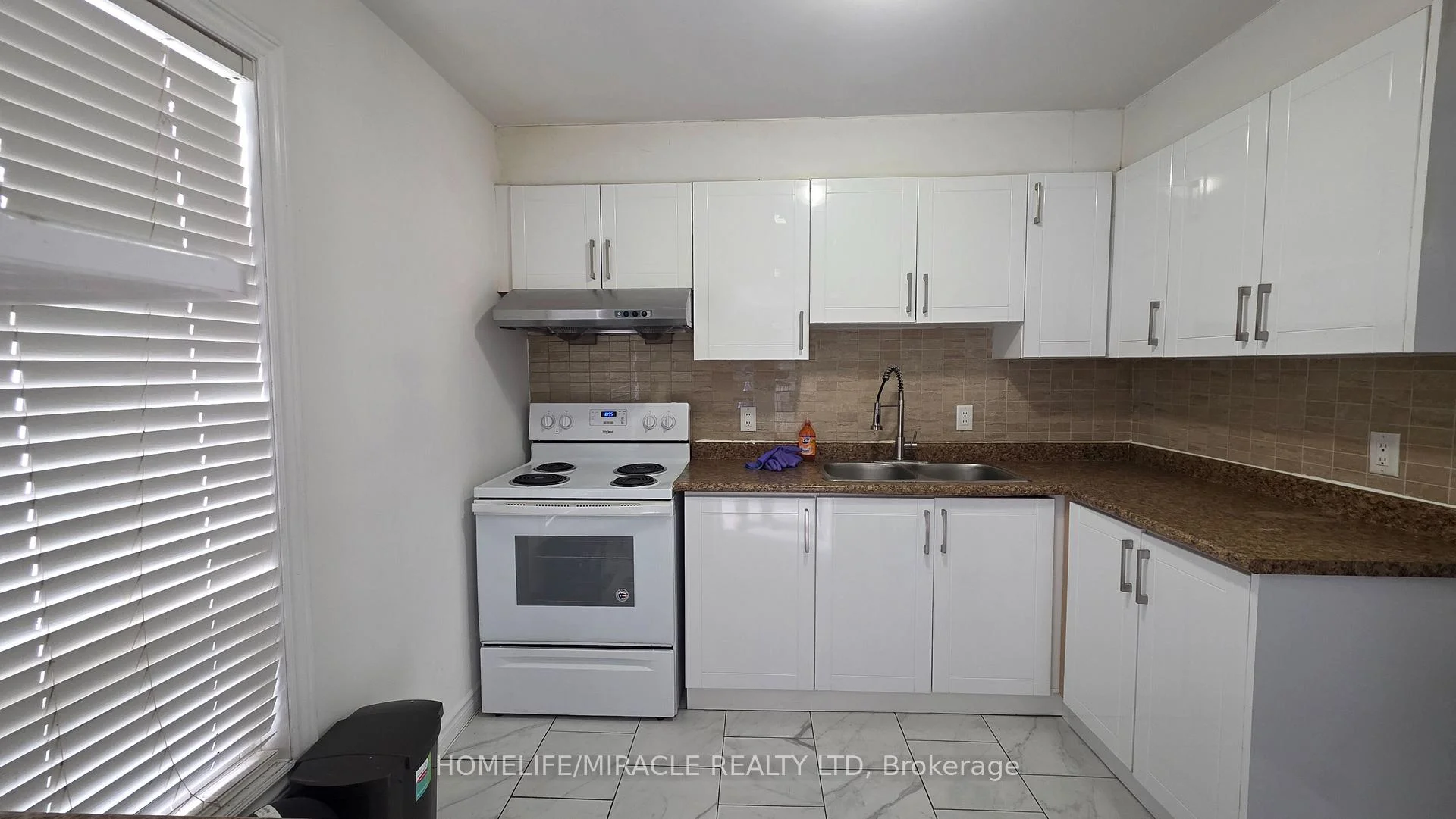 Photo 47 of Unit 38, 32 Mowat Boulevard, Kitchener, Laurentian Hills — HOMEH