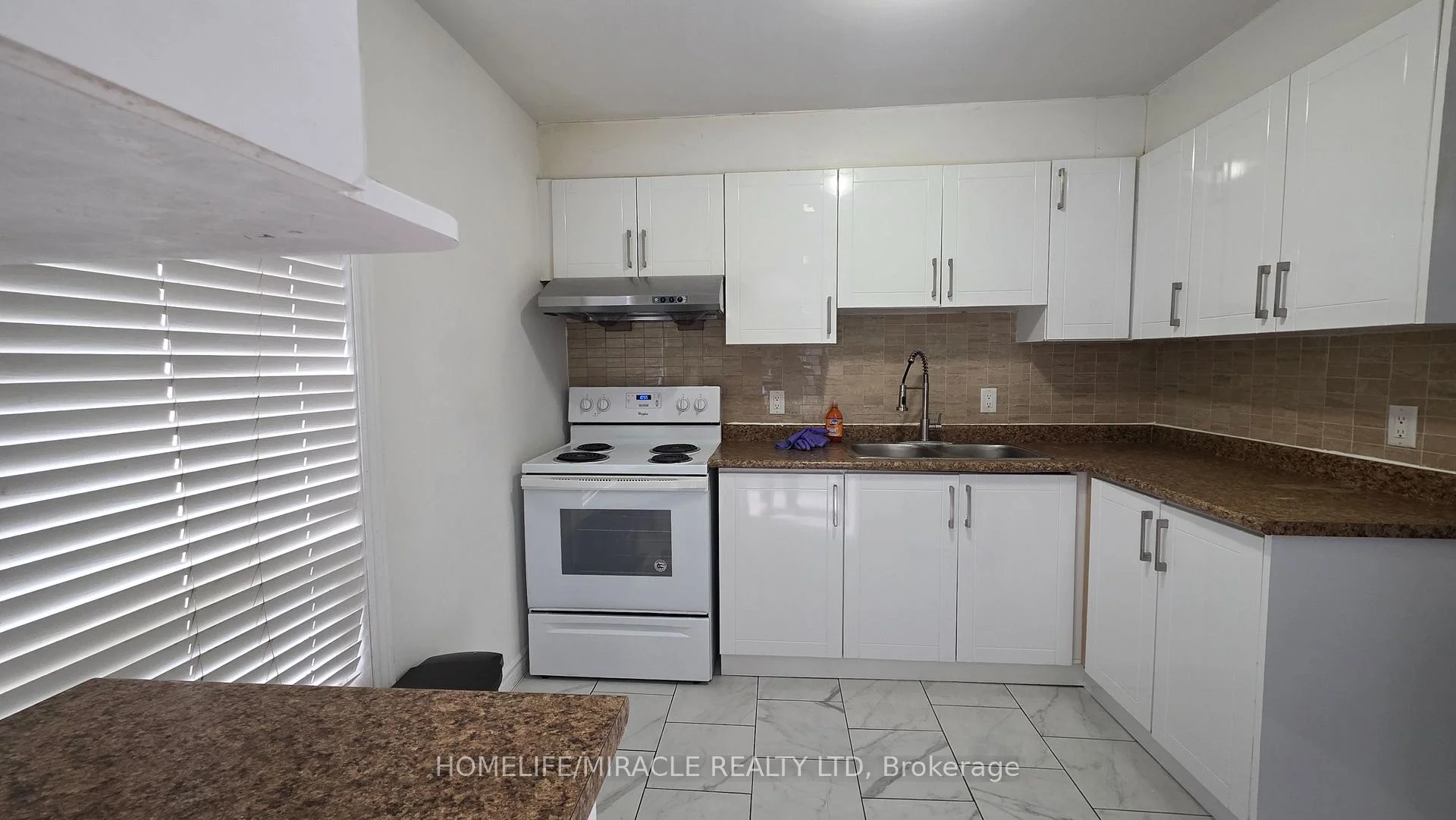 Photo 52 of Unit 38, 32 Mowat Boulevard, Kitchener, Laurentian Hills — HOMEH