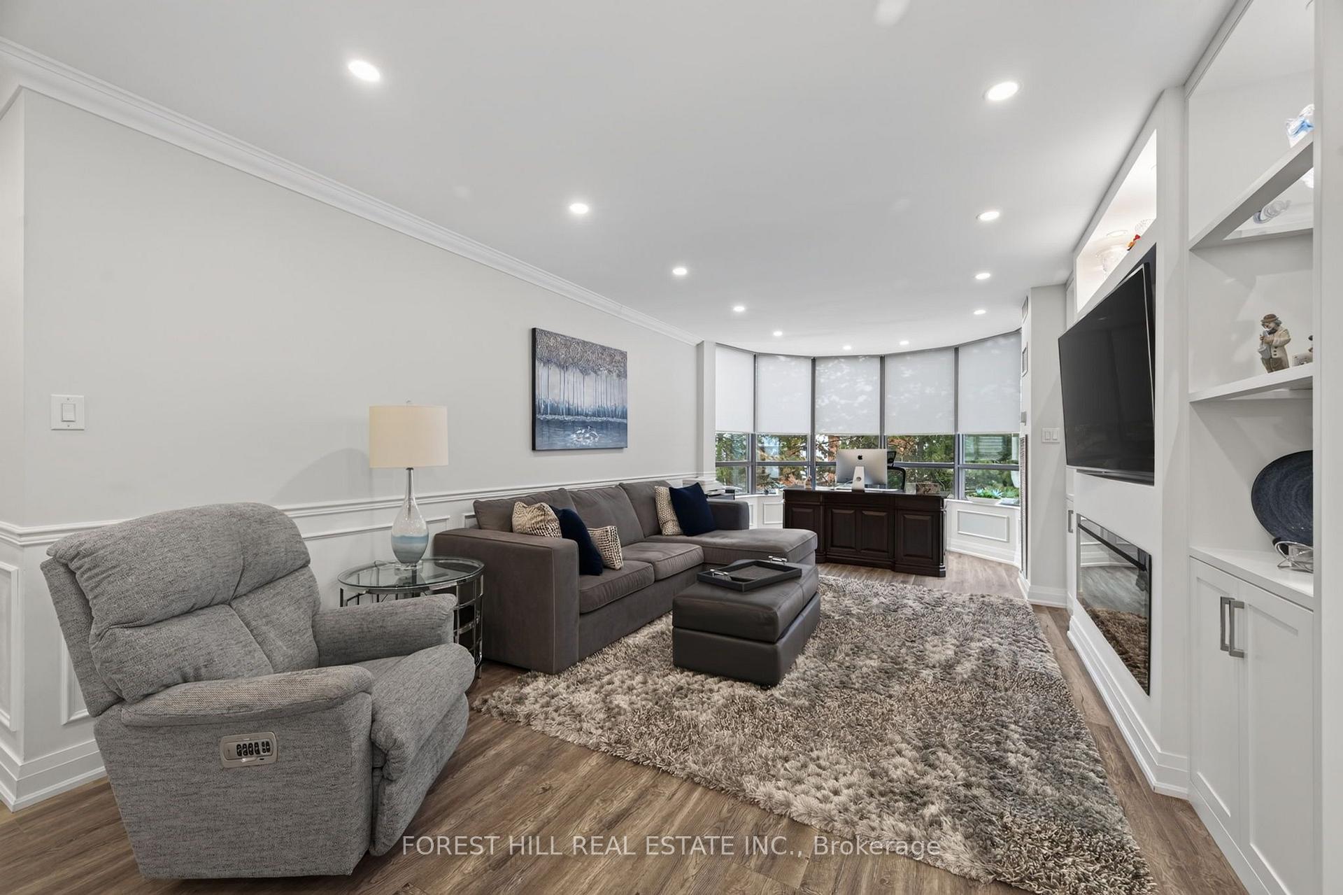 Photo 5 of Unit 301, 333 Clark Avenue W, Vaughan, Crestwood-Springfarm-Yorkhill — HOMEH