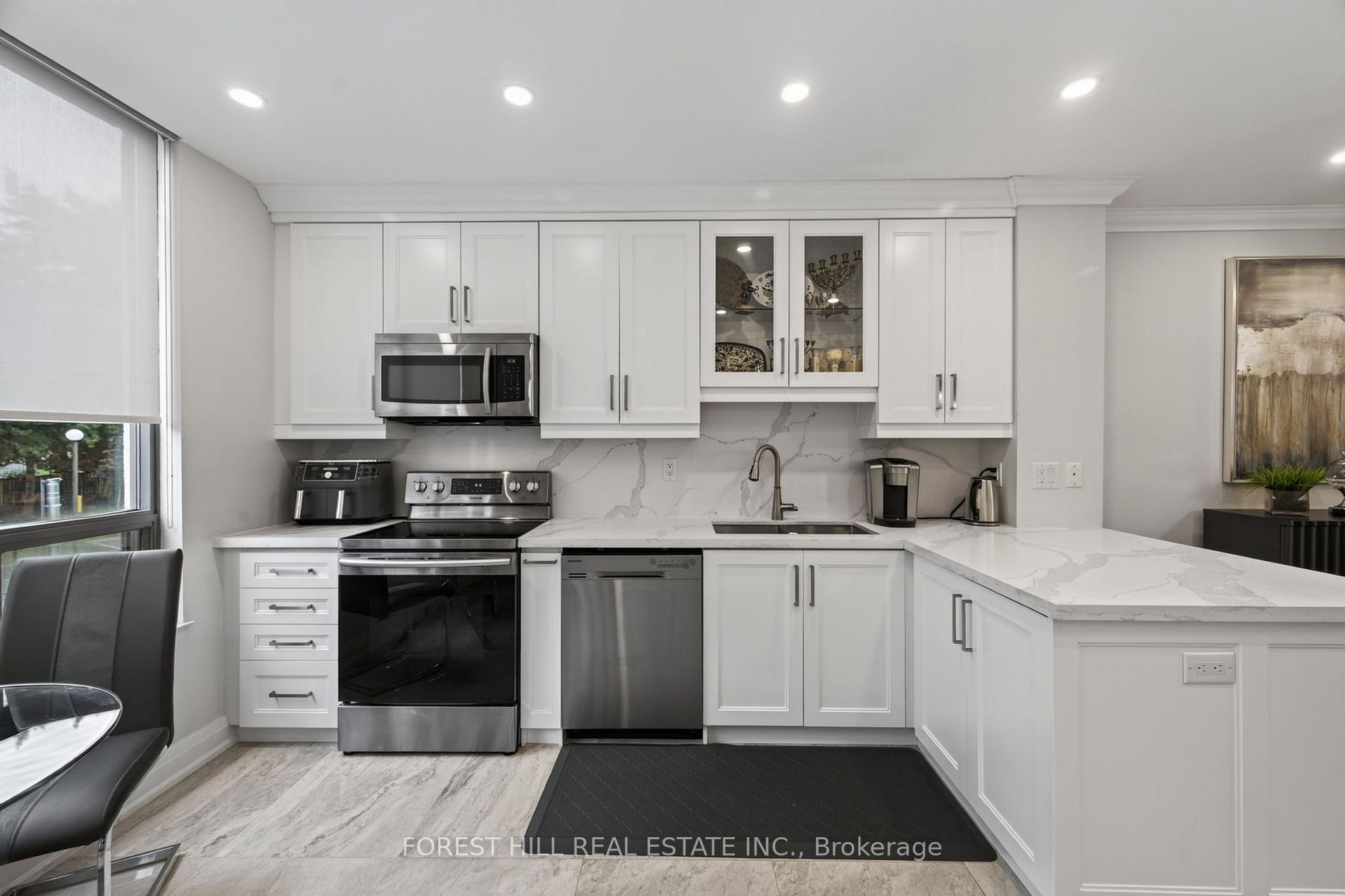 Photo 22 of Unit 301, 333 Clark Avenue W, Vaughan, Crestwood-Springfarm-Yorkhill — HOMEH