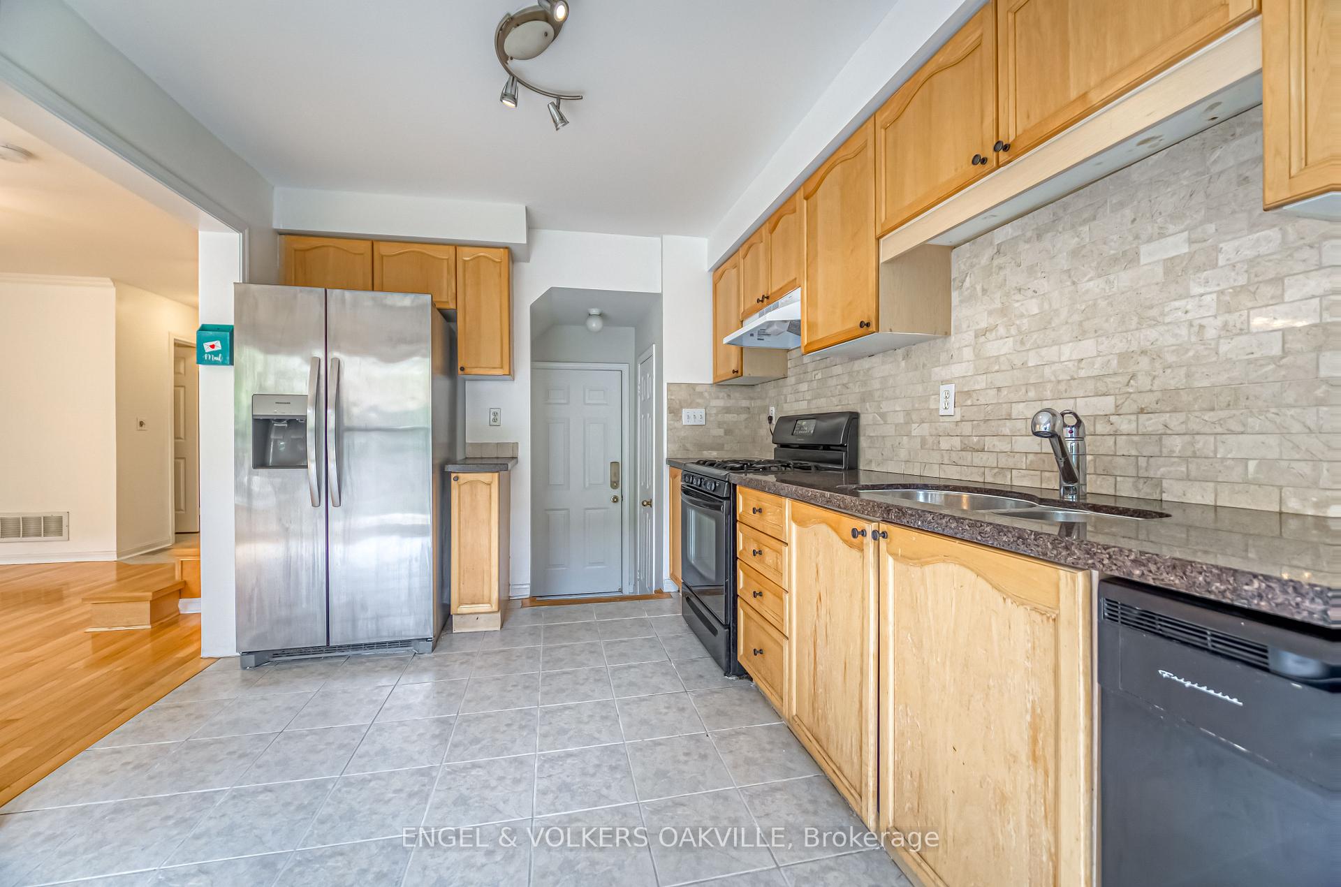 Photo 5 of 1121 Barclay Circle, Milton, Beaty — HOMEH