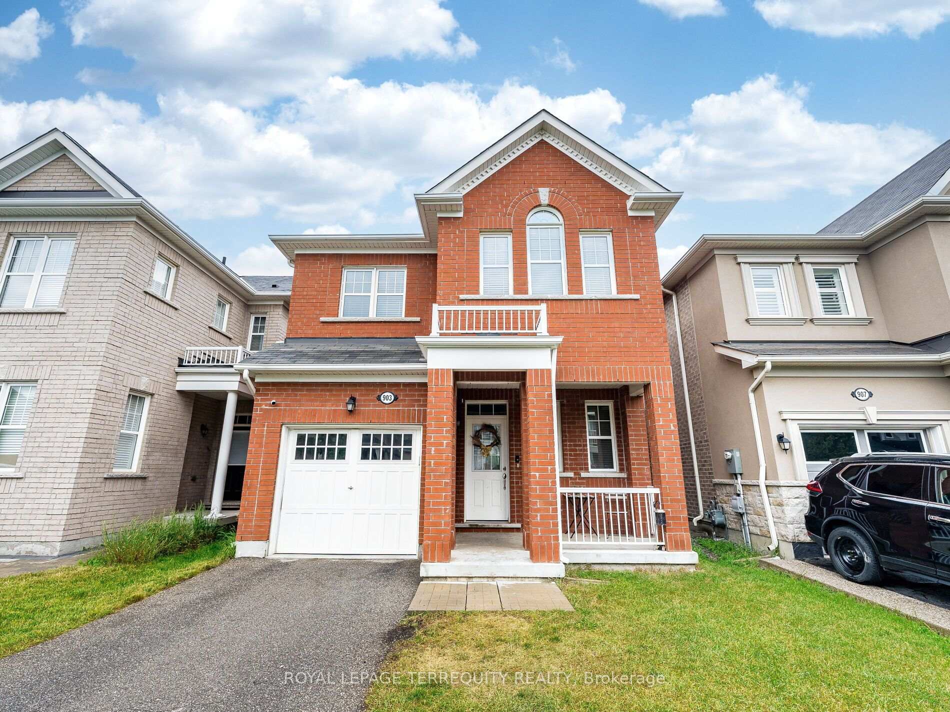 Photo 2 of 903 Penson Crescent, Milton, Coates — HOMEH