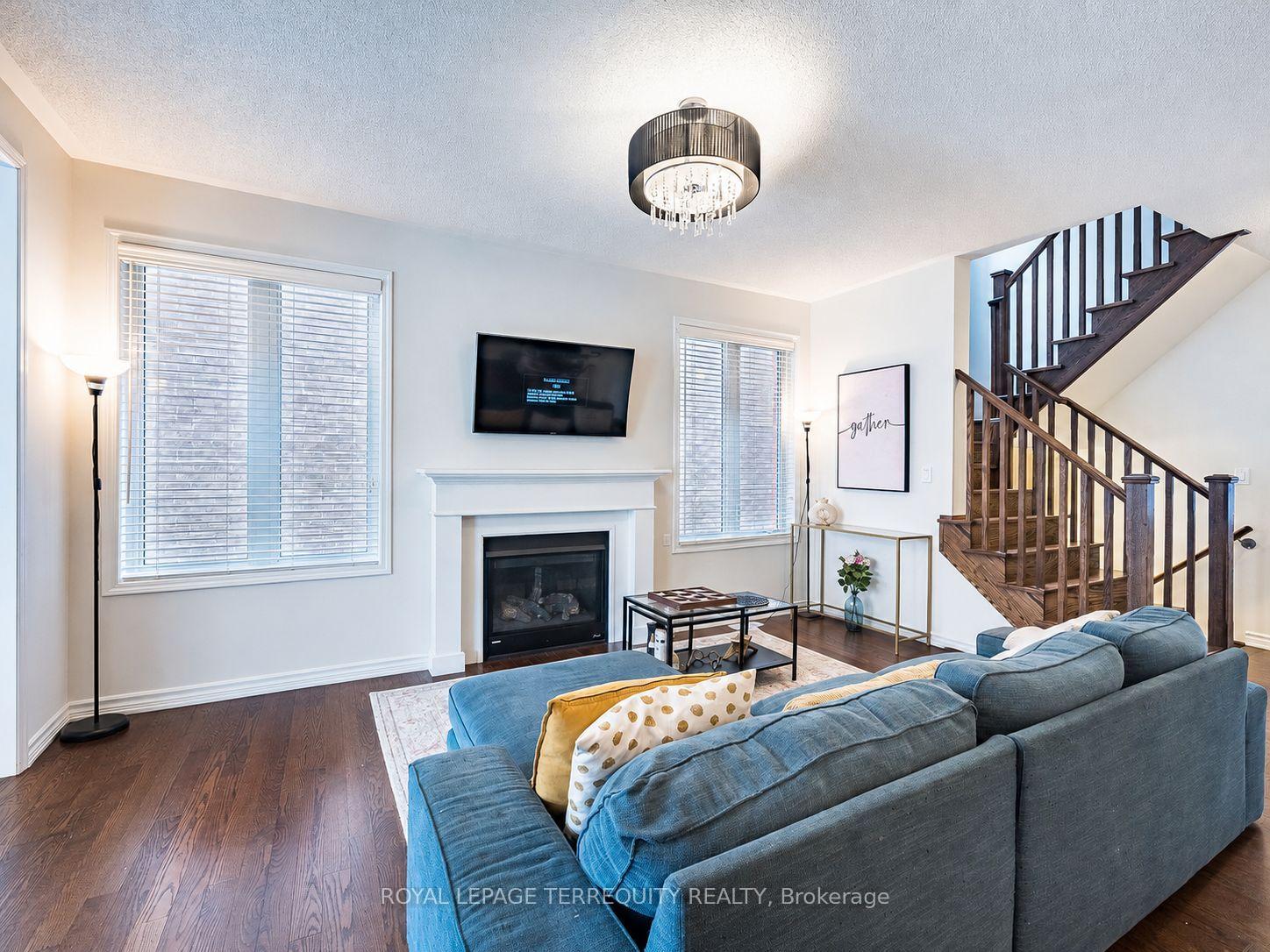 Photo 4 of 903 Penson Crescent, Milton, Coates — HOMEH