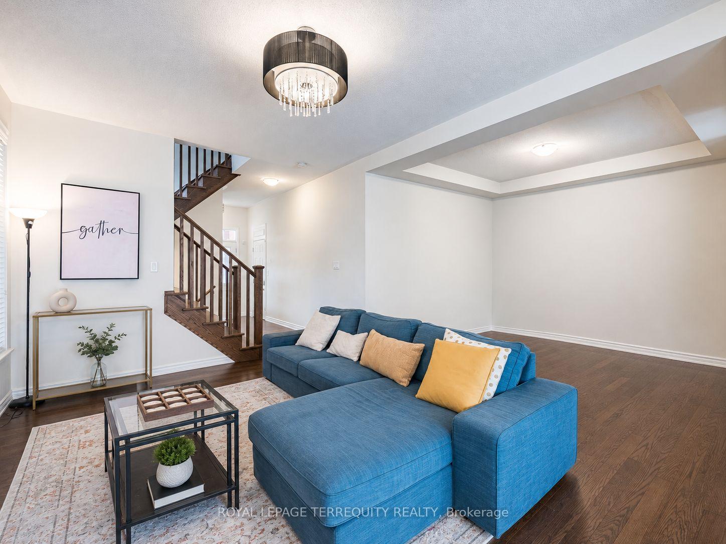 Photo 5 of 903 Penson Crescent, Milton, Coates — HOMEH