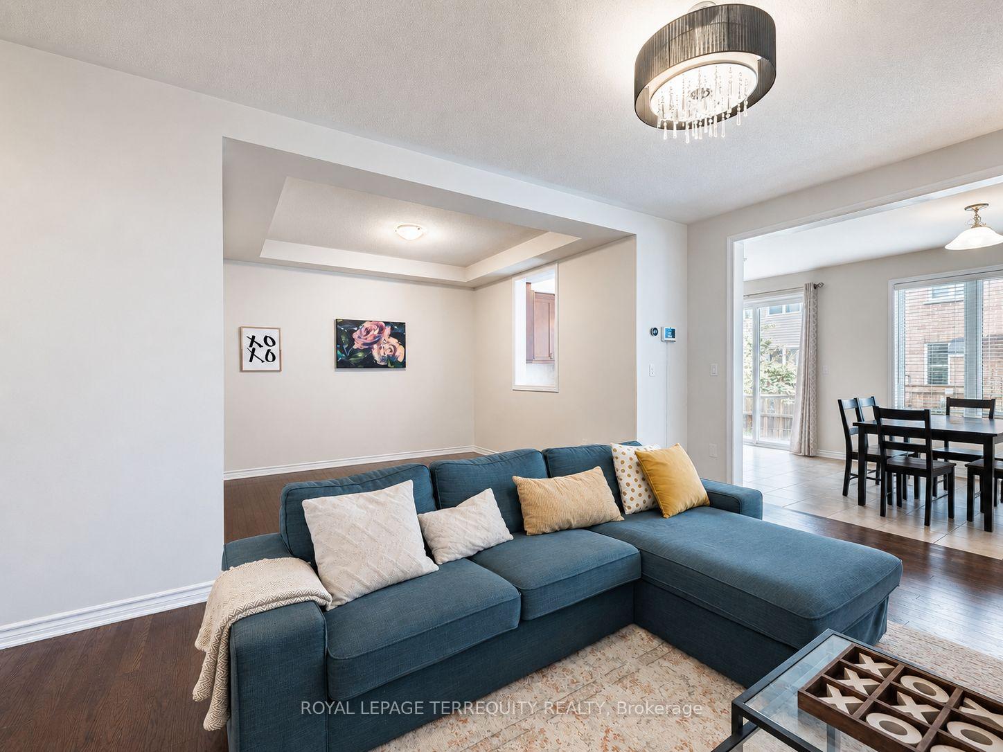 Photo 6 of 903 Penson Crescent, Milton, Coates — HOMEH