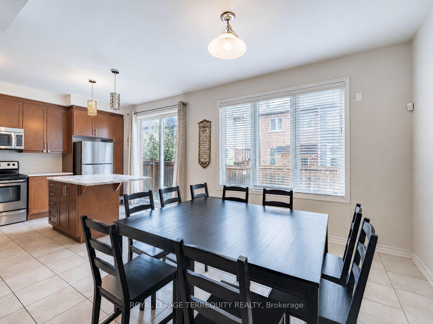 Photo 8 of 903 Penson Crescent, Milton, Coates — HOMEH
