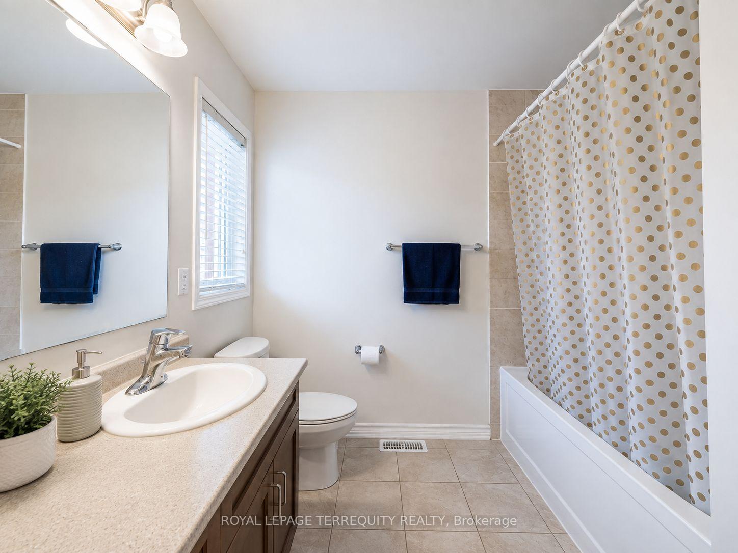 Photo 12 of 903 Penson Crescent, Milton, Coates — HOMEH
