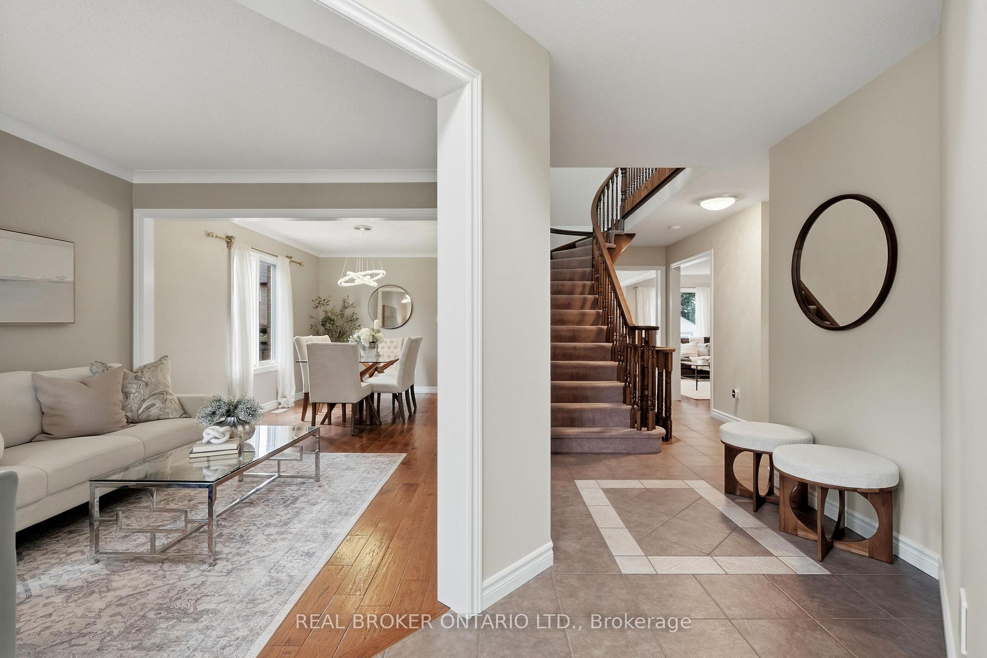 Photo 5 of 34 Keewaydin Street, Hamilton, Waterdown — HOMEH