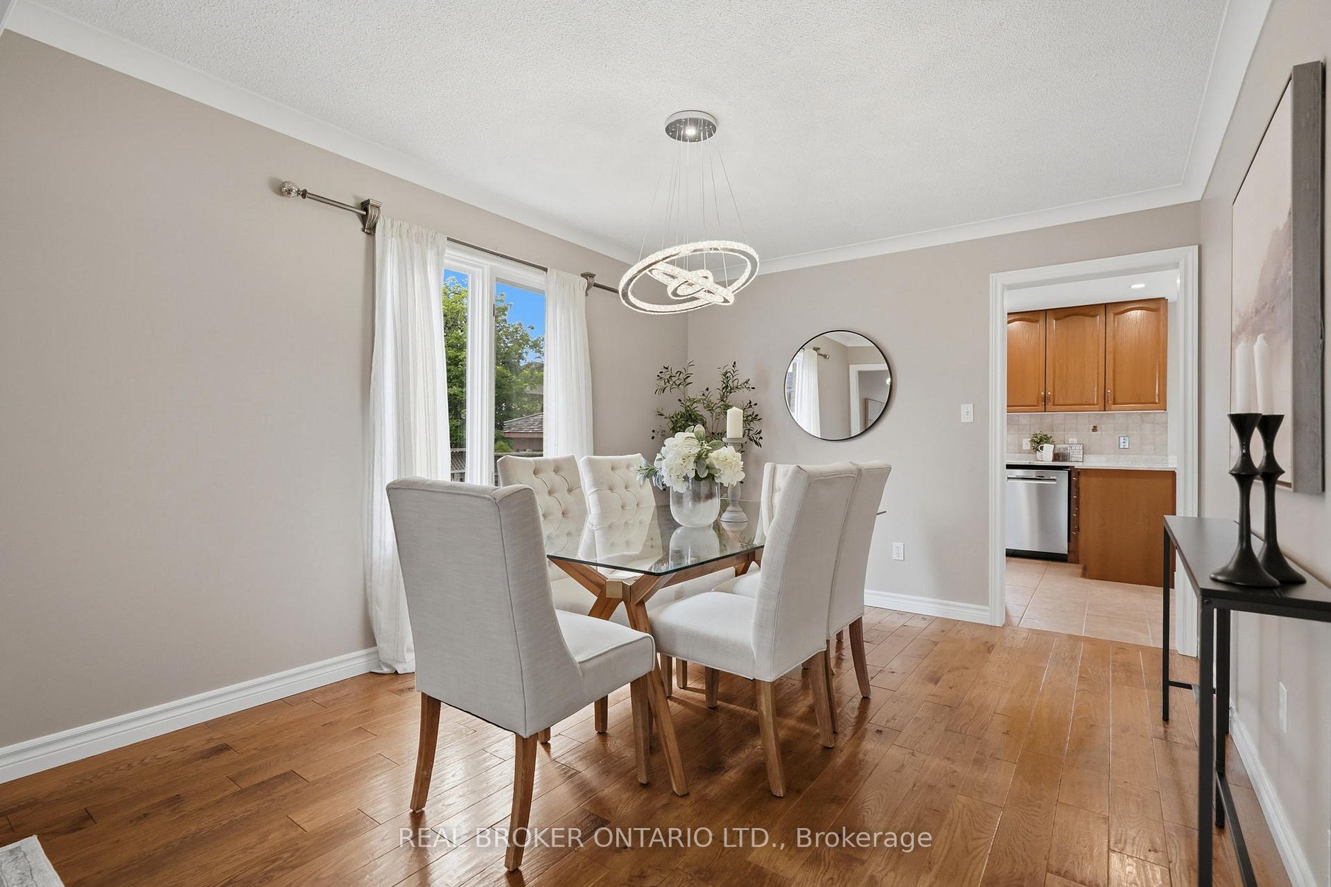 Photo 10 of 34 Keewaydin Street, Hamilton, Waterdown — HOMEH