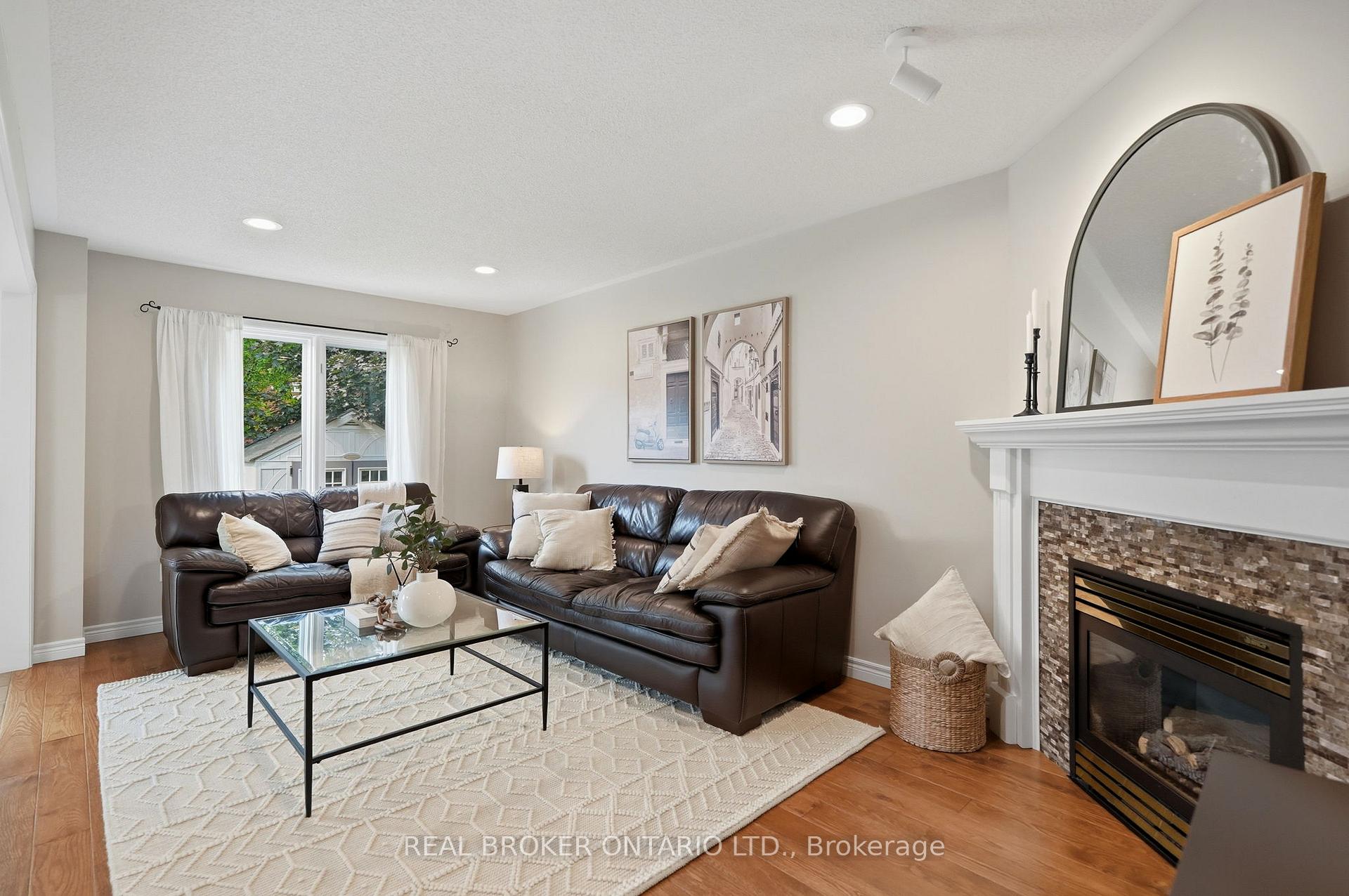 Photo 16 of 34 Keewaydin Street, Hamilton, Waterdown — HOMEH