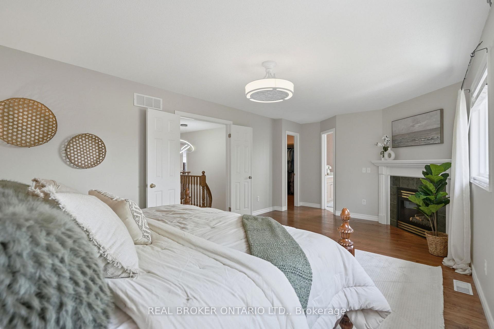 Photo 30 of 34 Keewaydin Street, Hamilton, Waterdown — HOMEH
