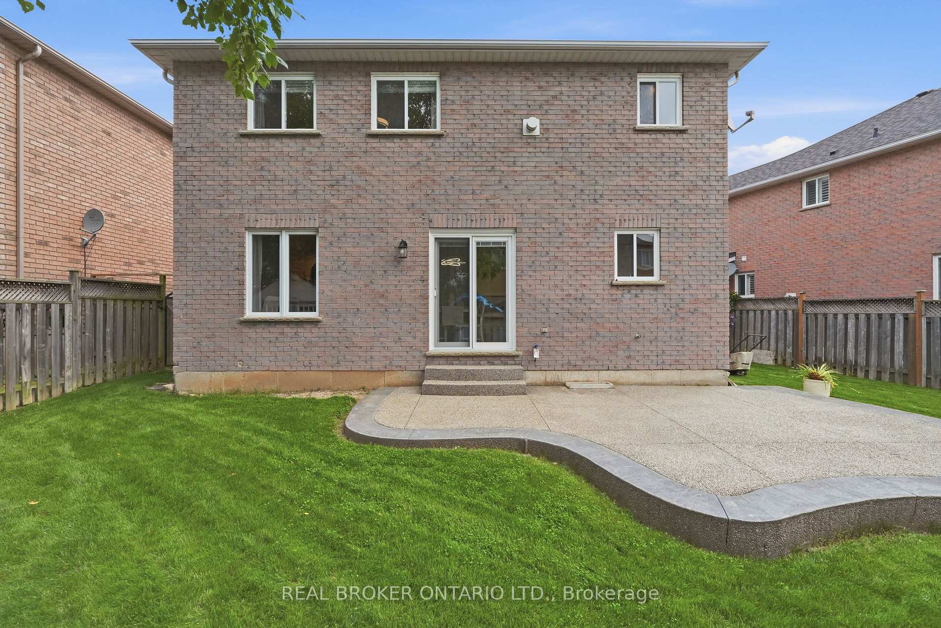 Photo 47 of 34 Keewaydin Street, Hamilton, Waterdown — HOMEH