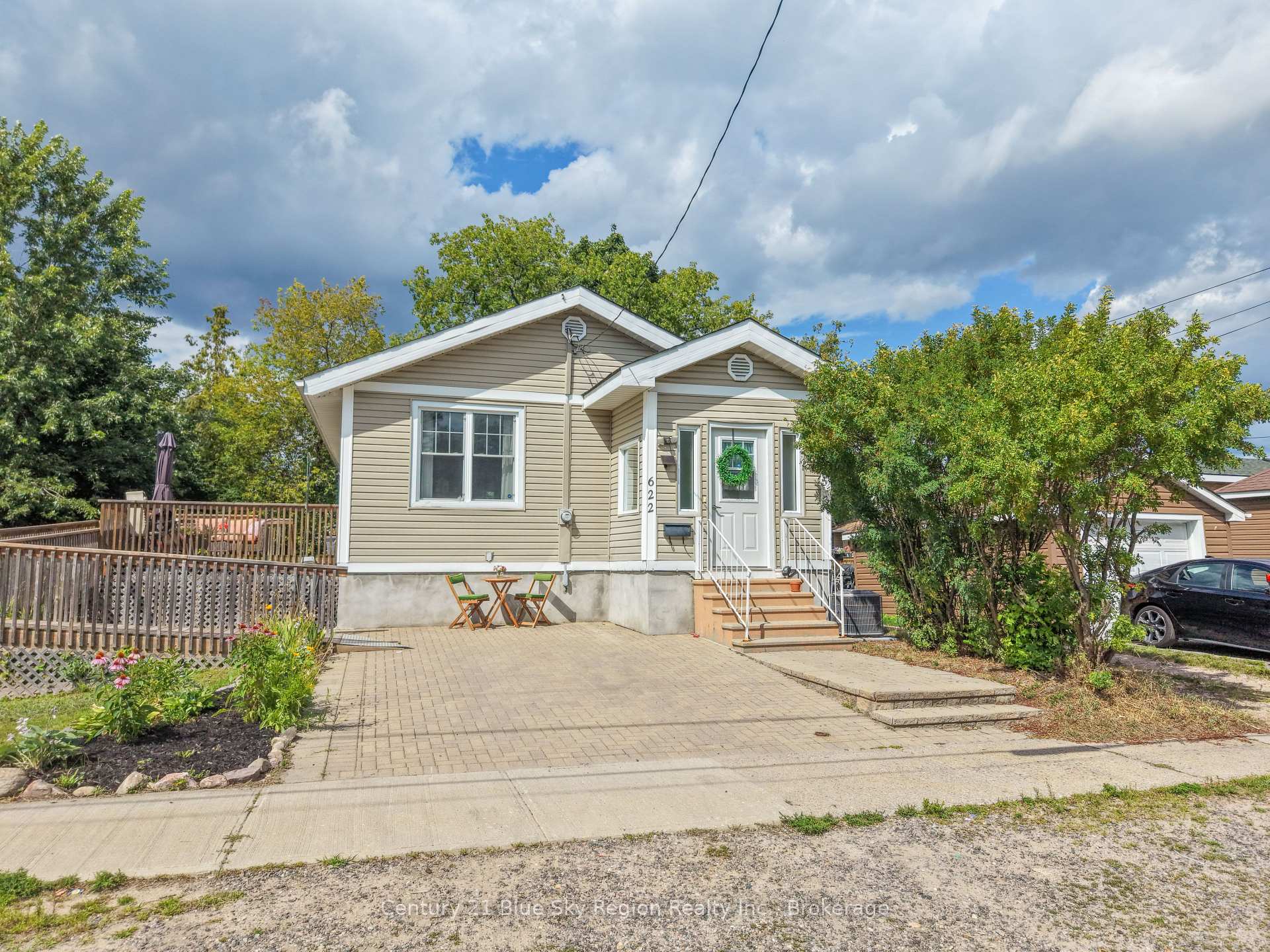 Photo 1 of 622 Reynolds Street, North Bay, West End — HOMEH
