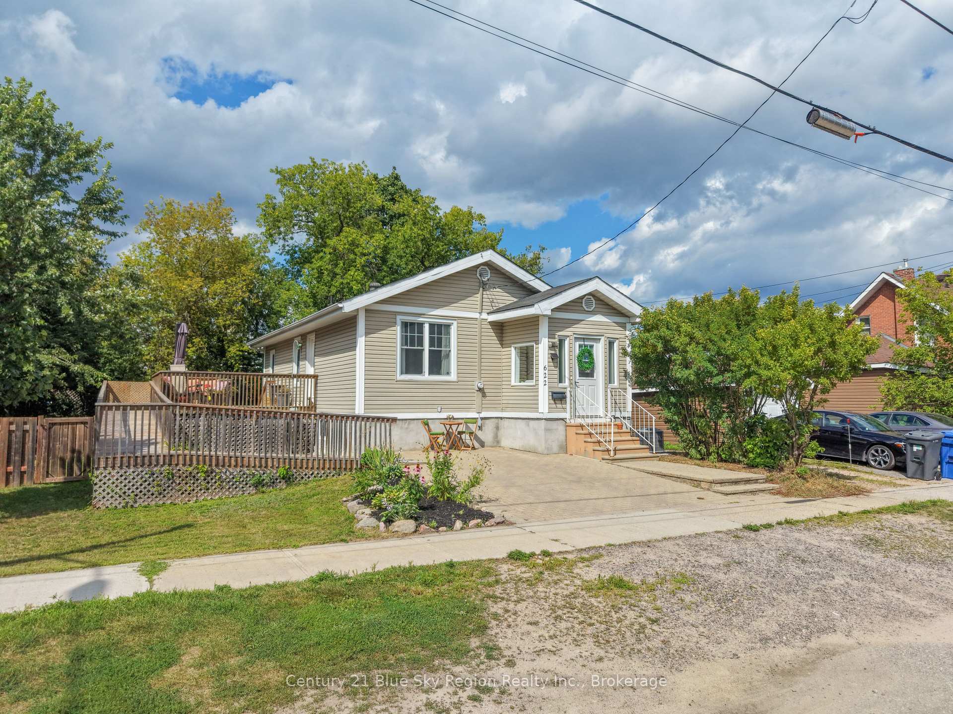 Photo 3 of 622 Reynolds Street, North Bay, West End — HOMEH