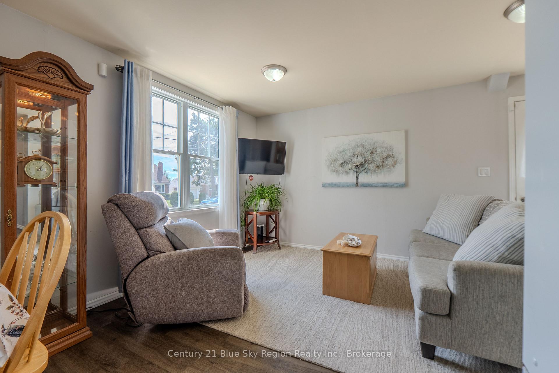 Photo 9 of 622 Reynolds Street, North Bay, West End — HOMEH