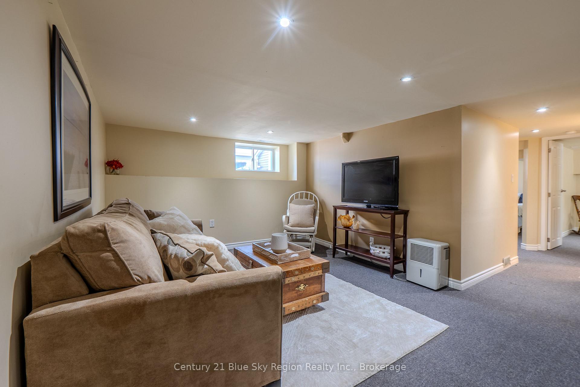 Photo 17 of 622 Reynolds Street, North Bay, West End — HOMEH
