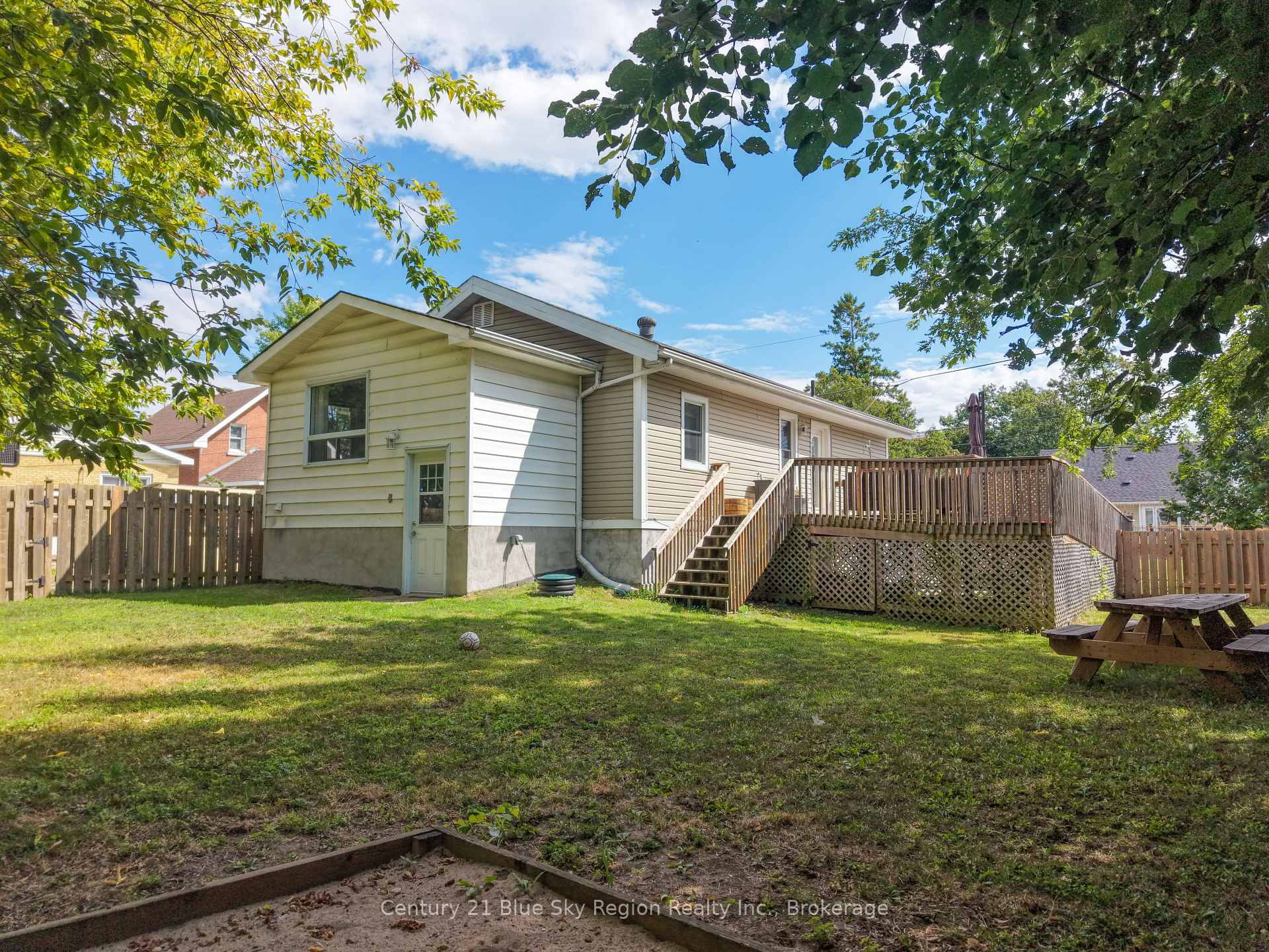 Photo 28 of 622 Reynolds Street, North Bay, West End — HOMEH