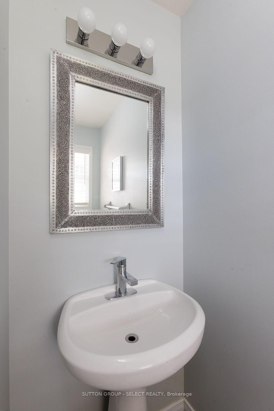Photo 4 of 832 Marigold Street, London, North C — HOMEH