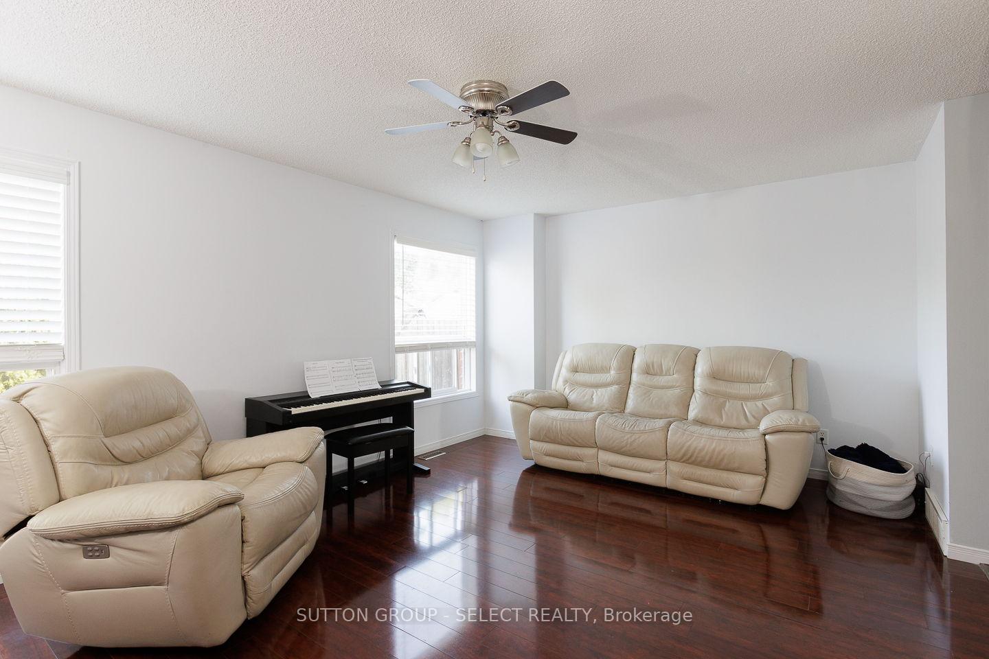 Photo 6 of 832 Marigold Street, London, North C — HOMEH